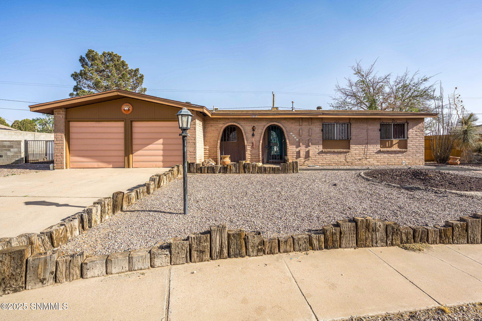 1812 Louise Circle Property Photo 1