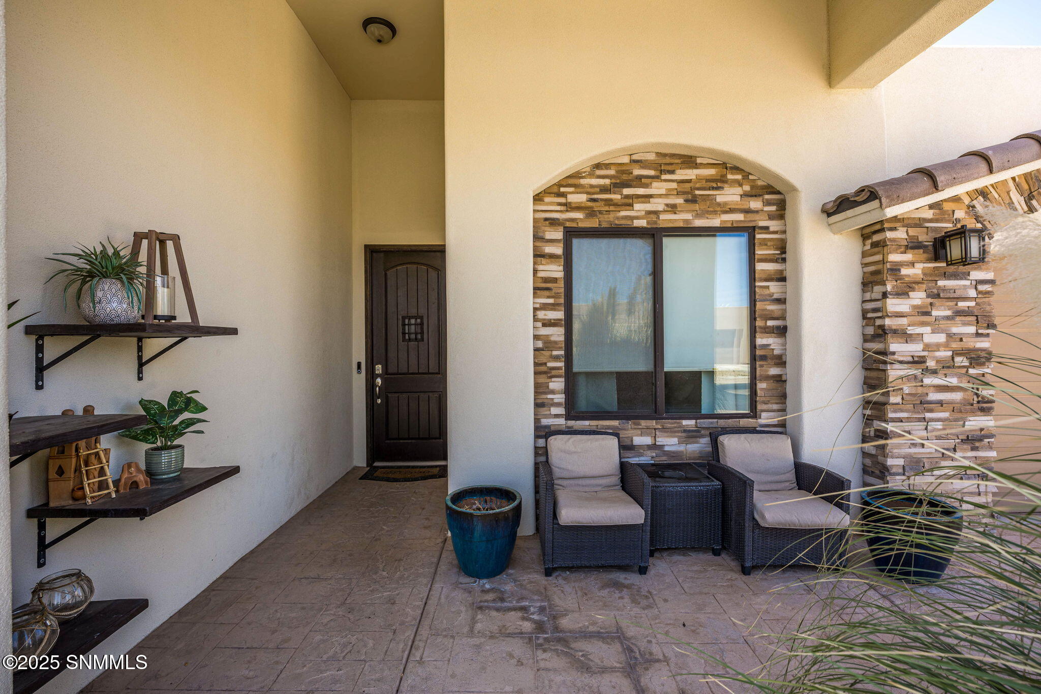 6089 Arosa Street Property Photo 5
