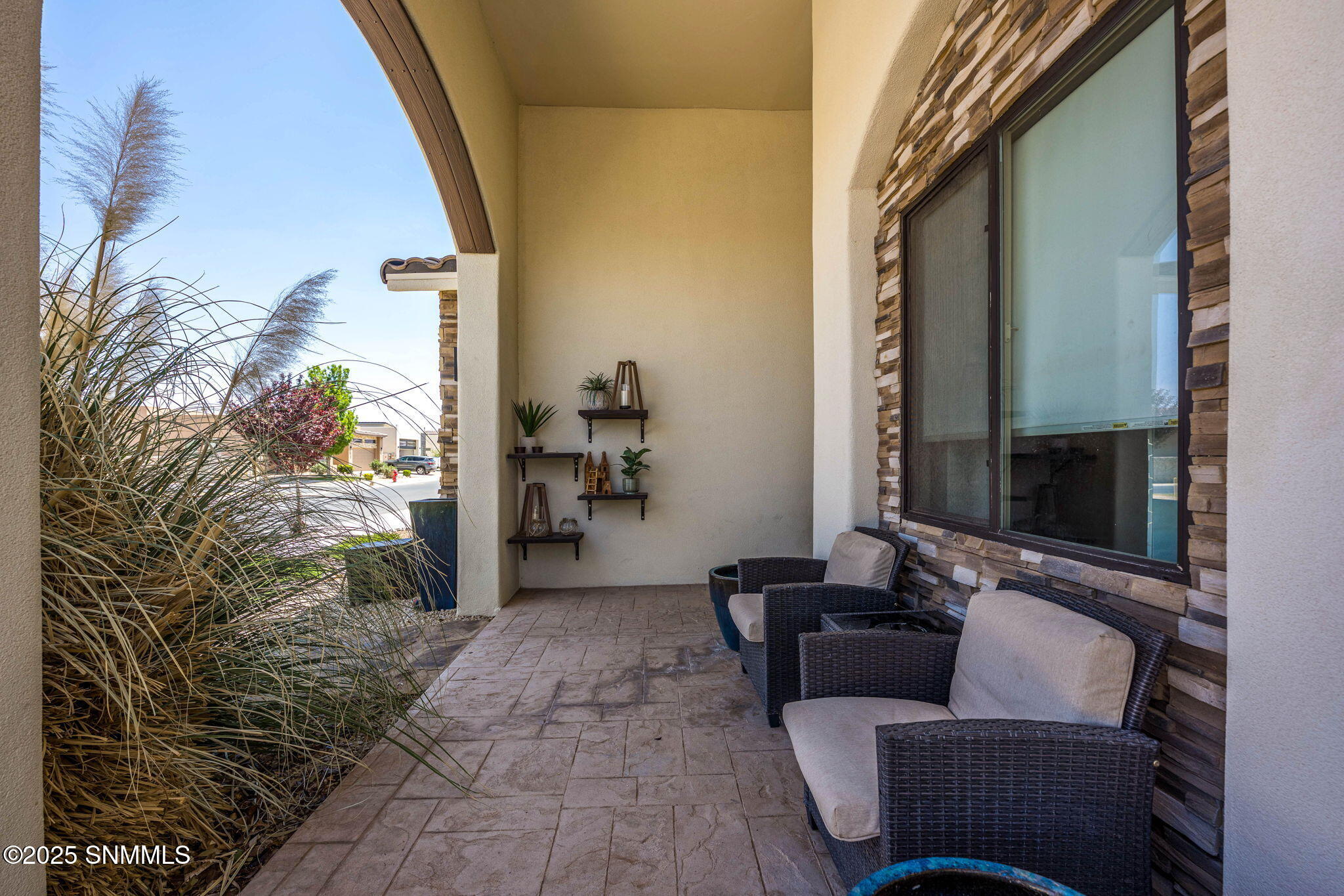 6089 Arosa Street Property Photo 6