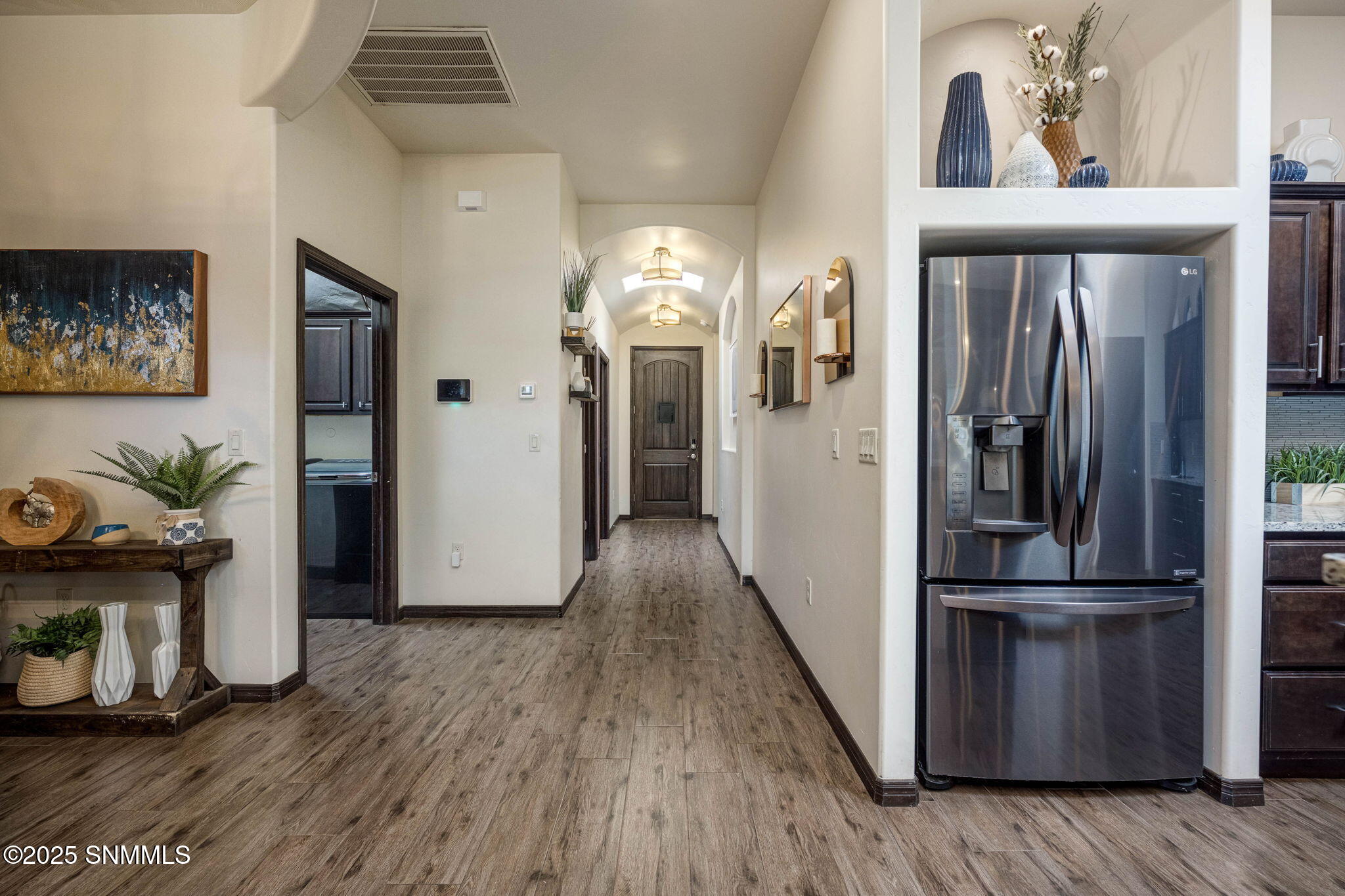 6089 Arosa Street Property Photo 8