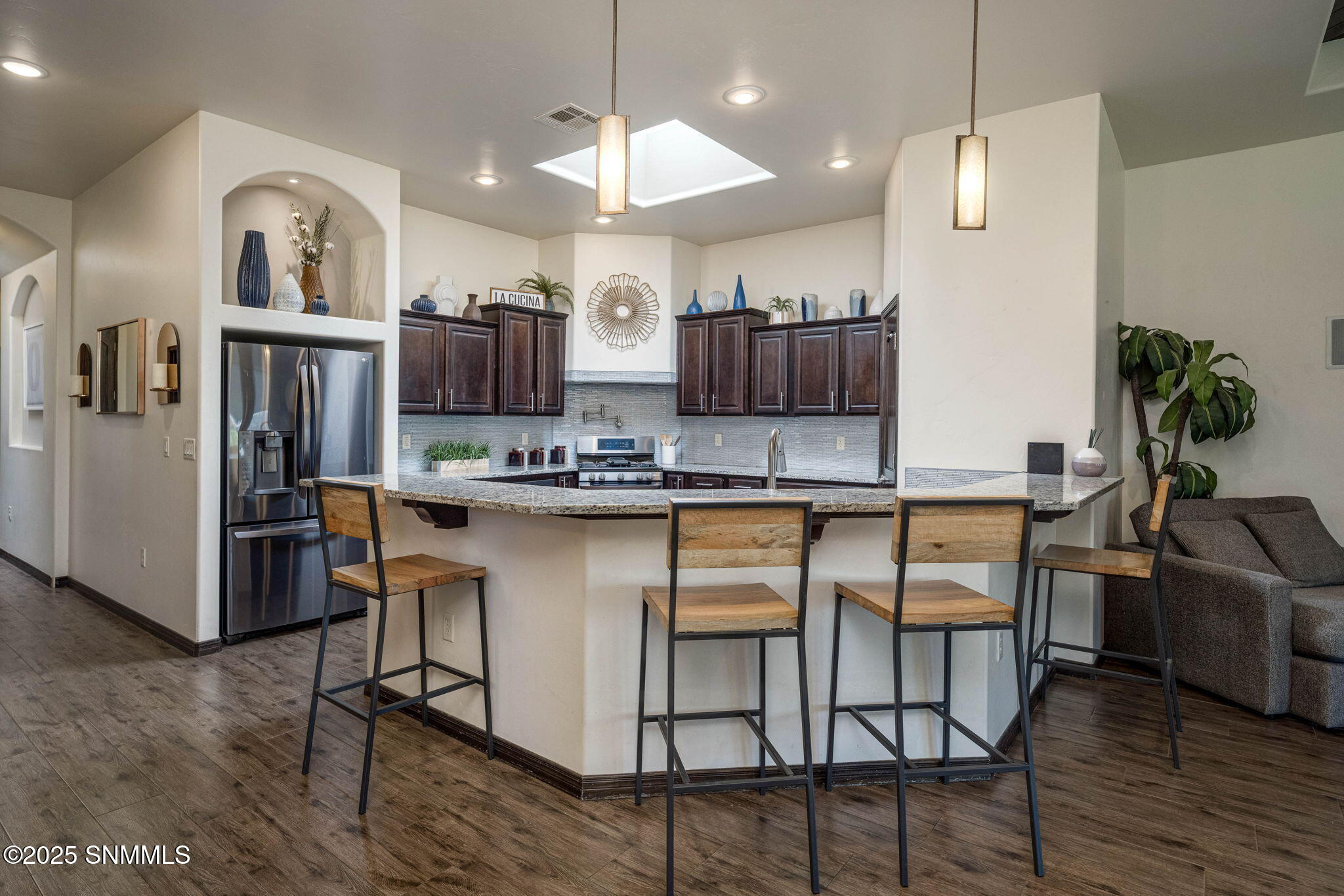 6089 Arosa Street Property Photo 11