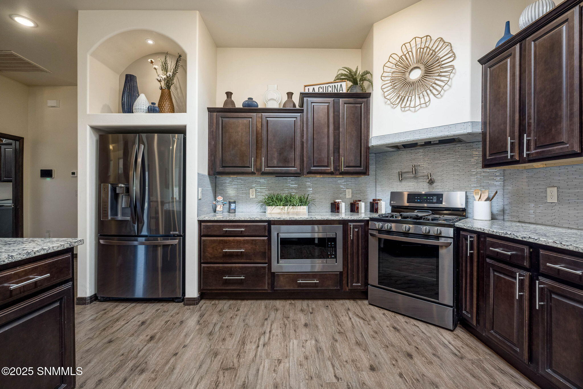 6089 Arosa Street Property Photo 15