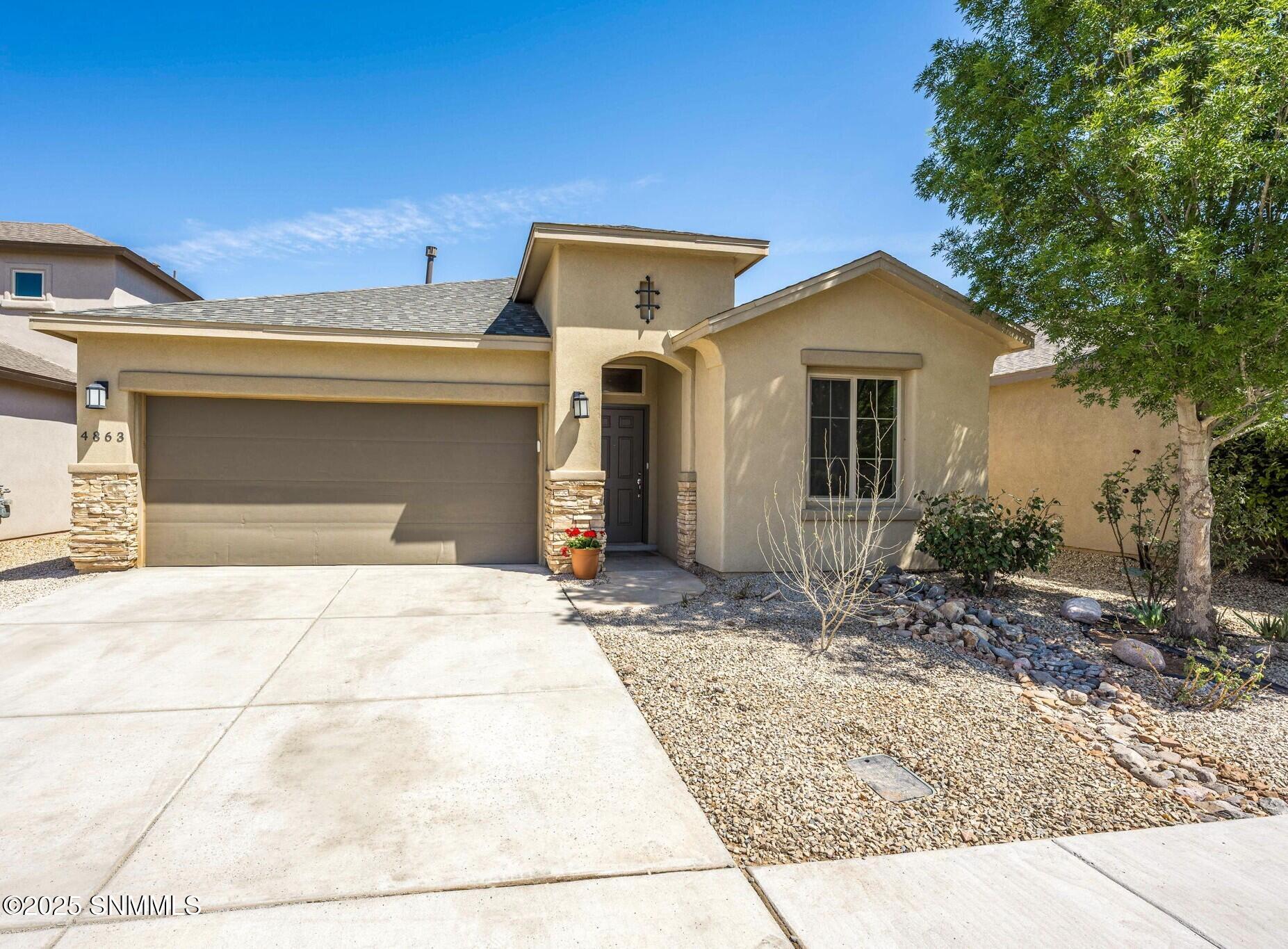 4863 Villeta Avenue Property Photo 3