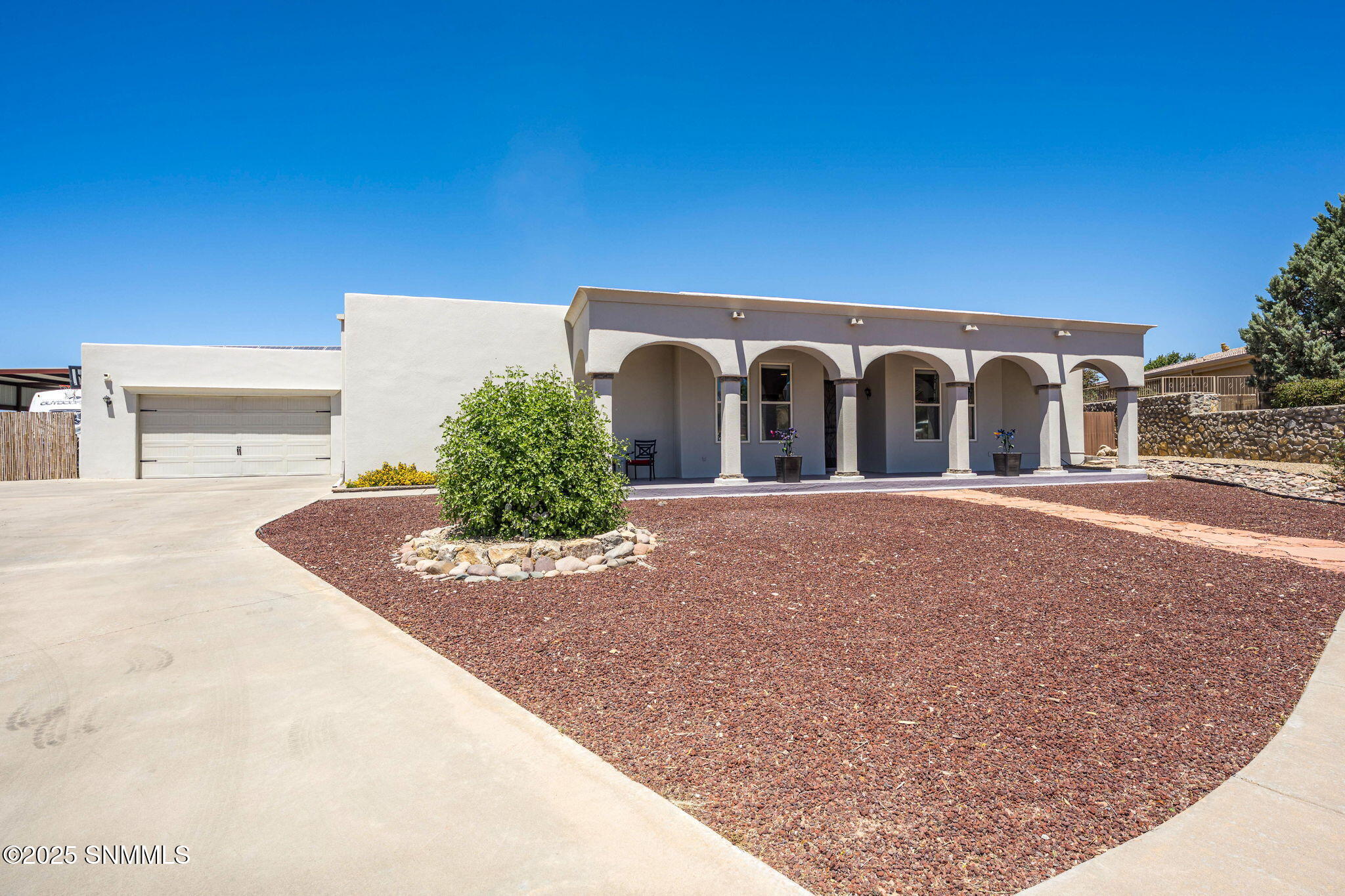 2898 Diamond Springs Drive Property Photo 1