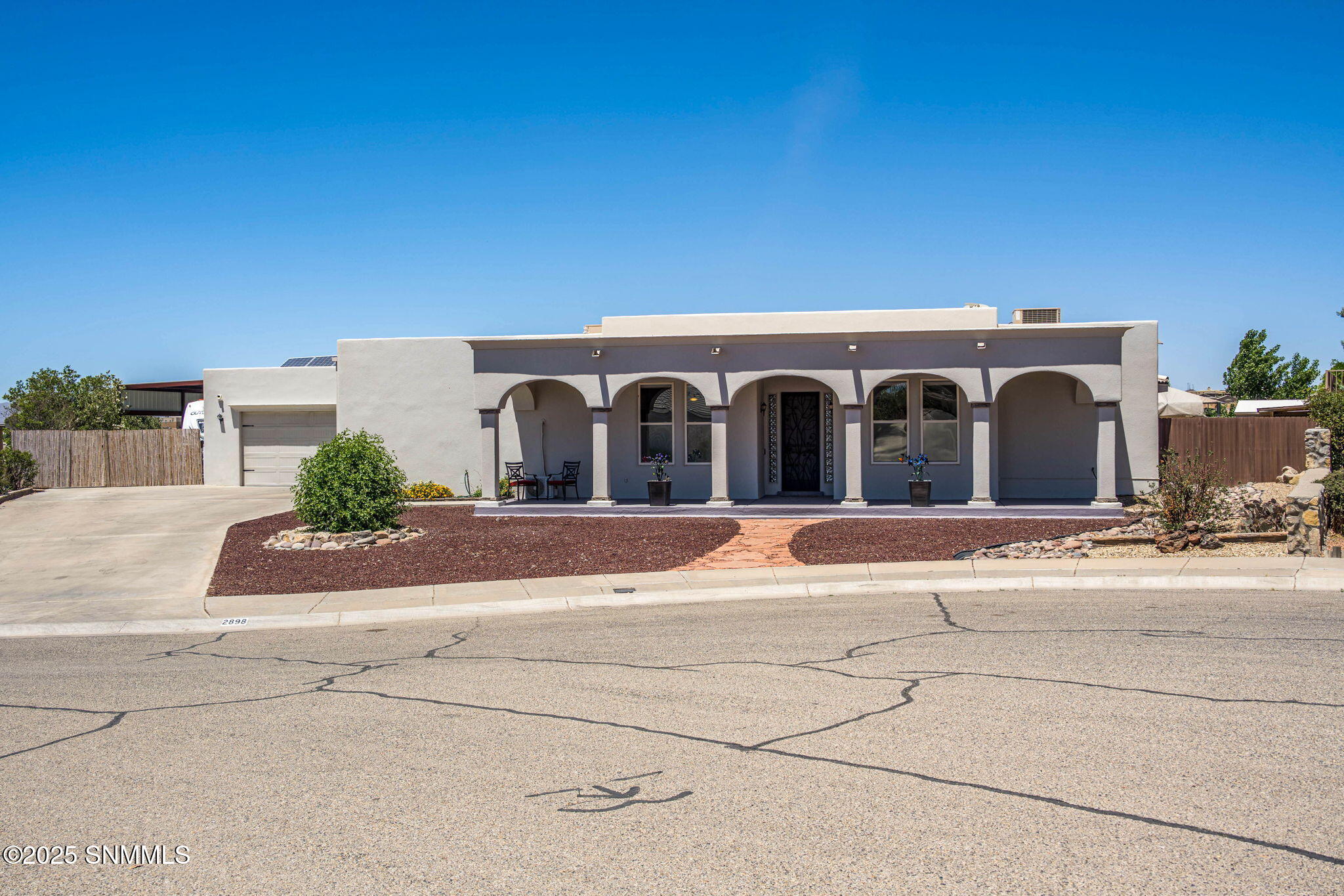 2898 Diamond Springs Drive Property Photo 2