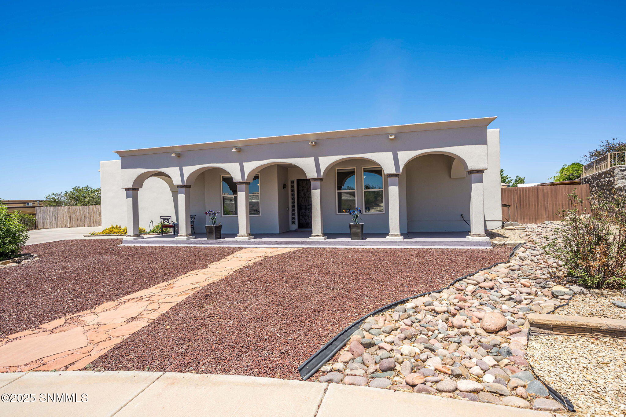 2898 Diamond Springs Drive Property Photo 3
