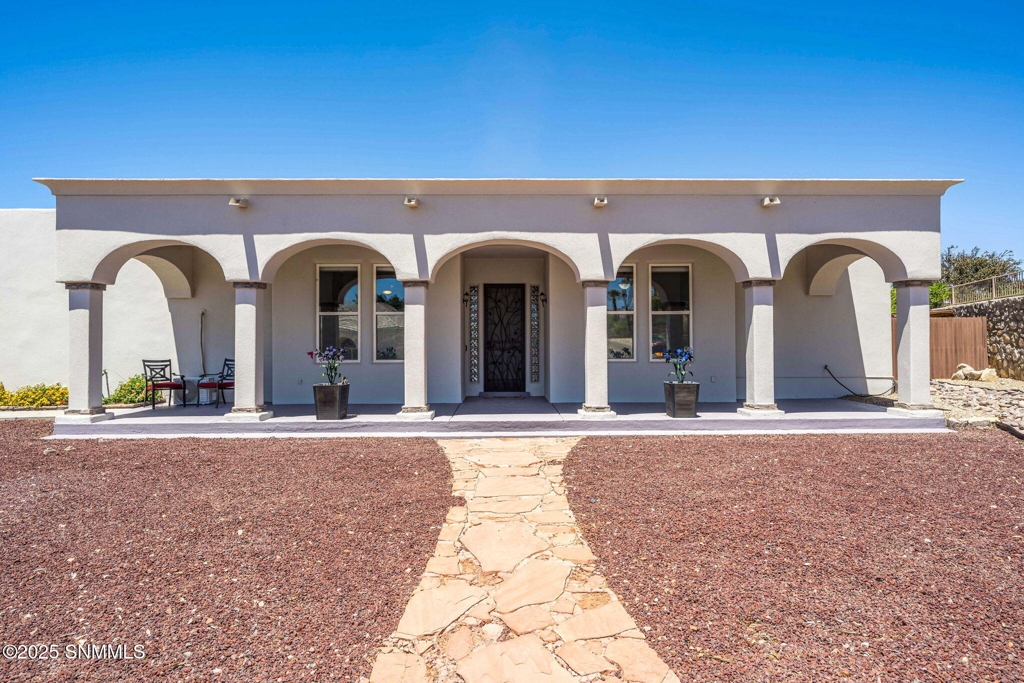 2898 Diamond Springs Drive Property Photo 4