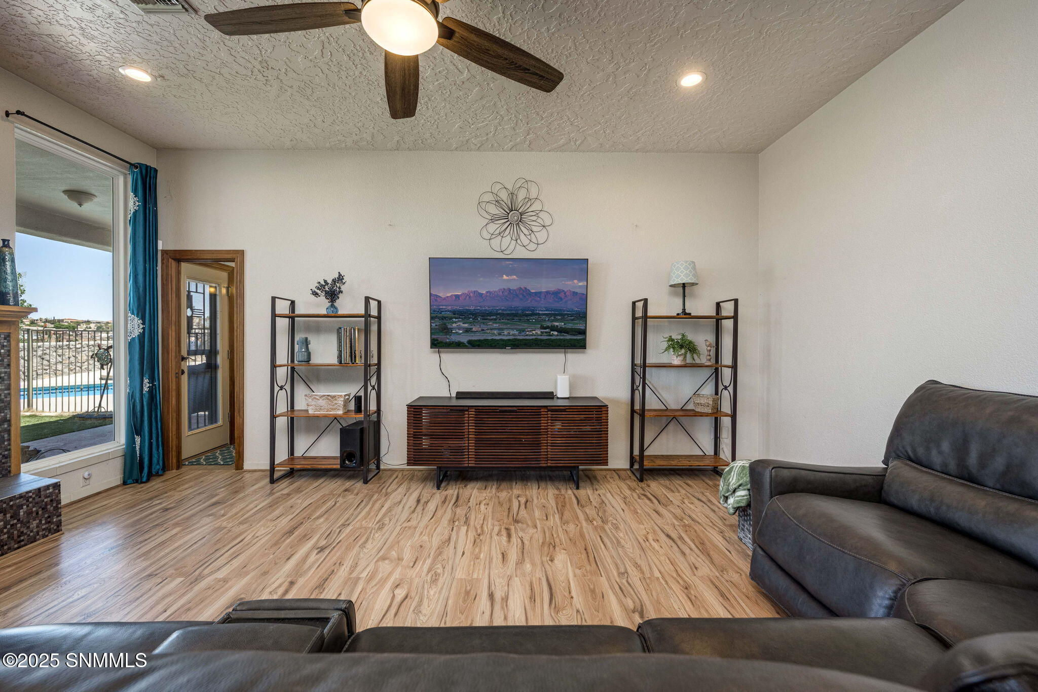 2898 Diamond Springs Drive Property Photo 14