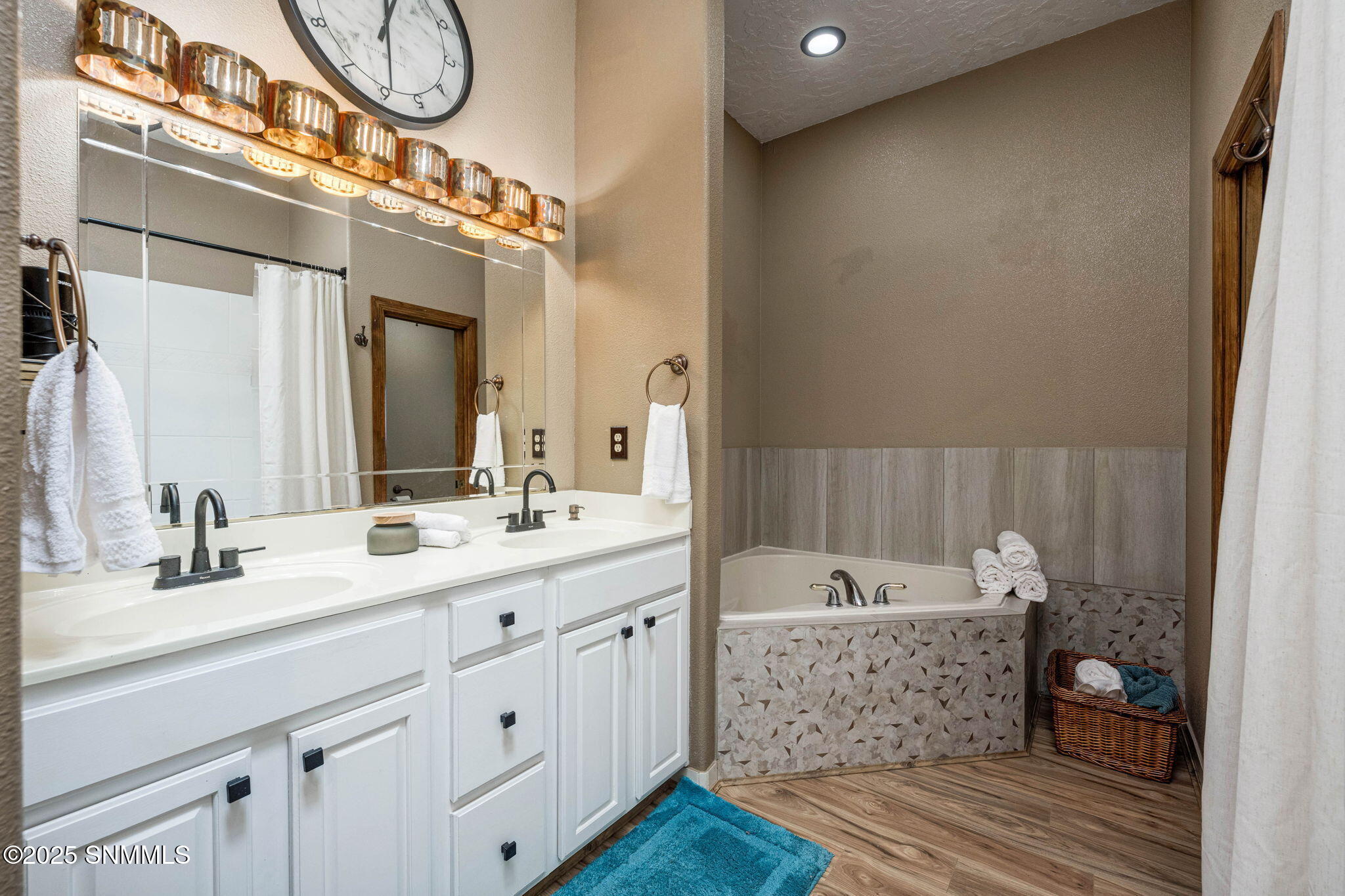 2898 Diamond Springs Drive Property Photo 31