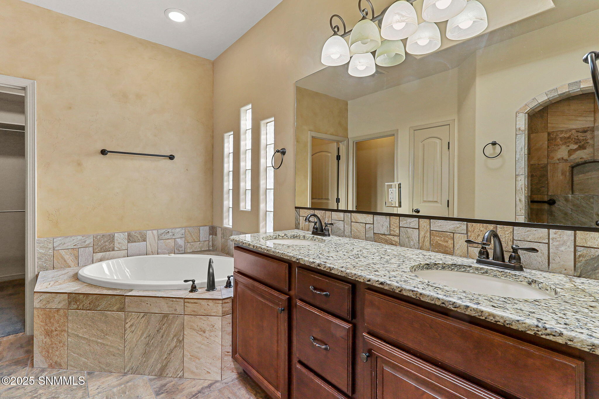 3661 San Clemente Avenue Property Photo 7