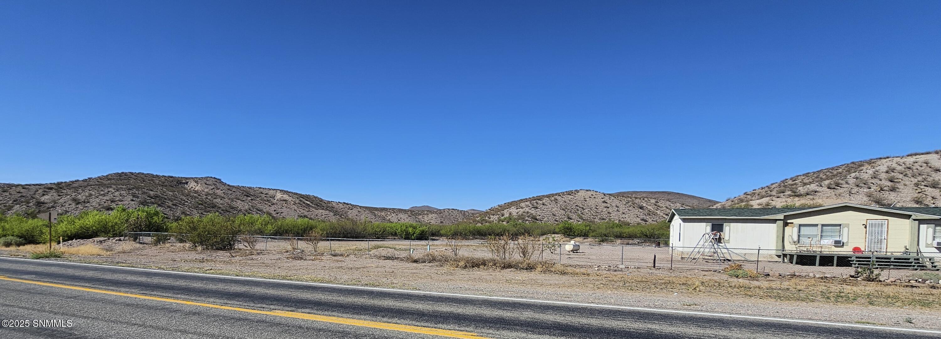 20615 N Valley Drive Property Photo 2