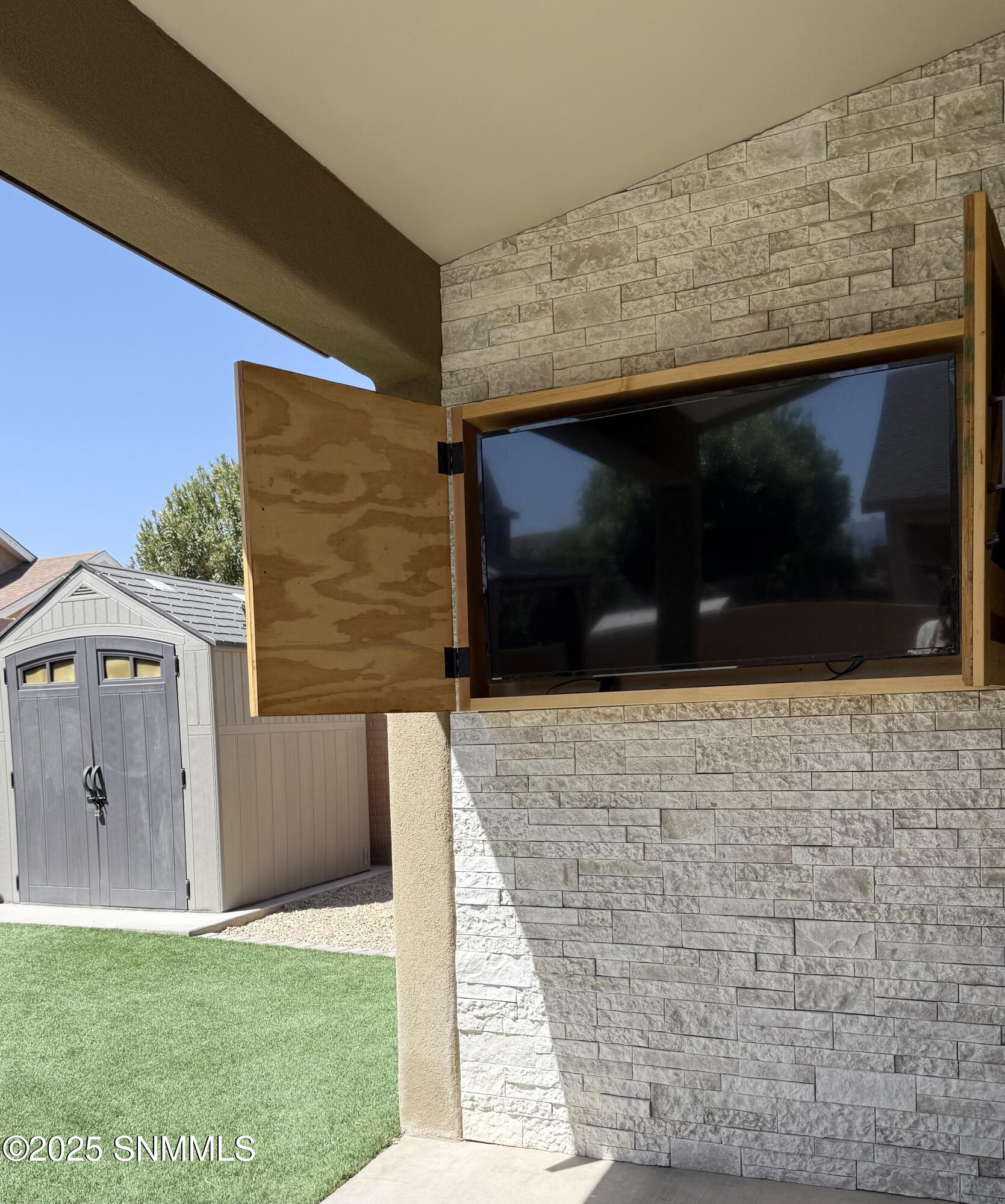2869 Borroughs Street Property Photo 41