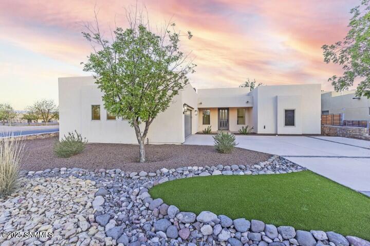 1900 Calle Pacana Property Photo