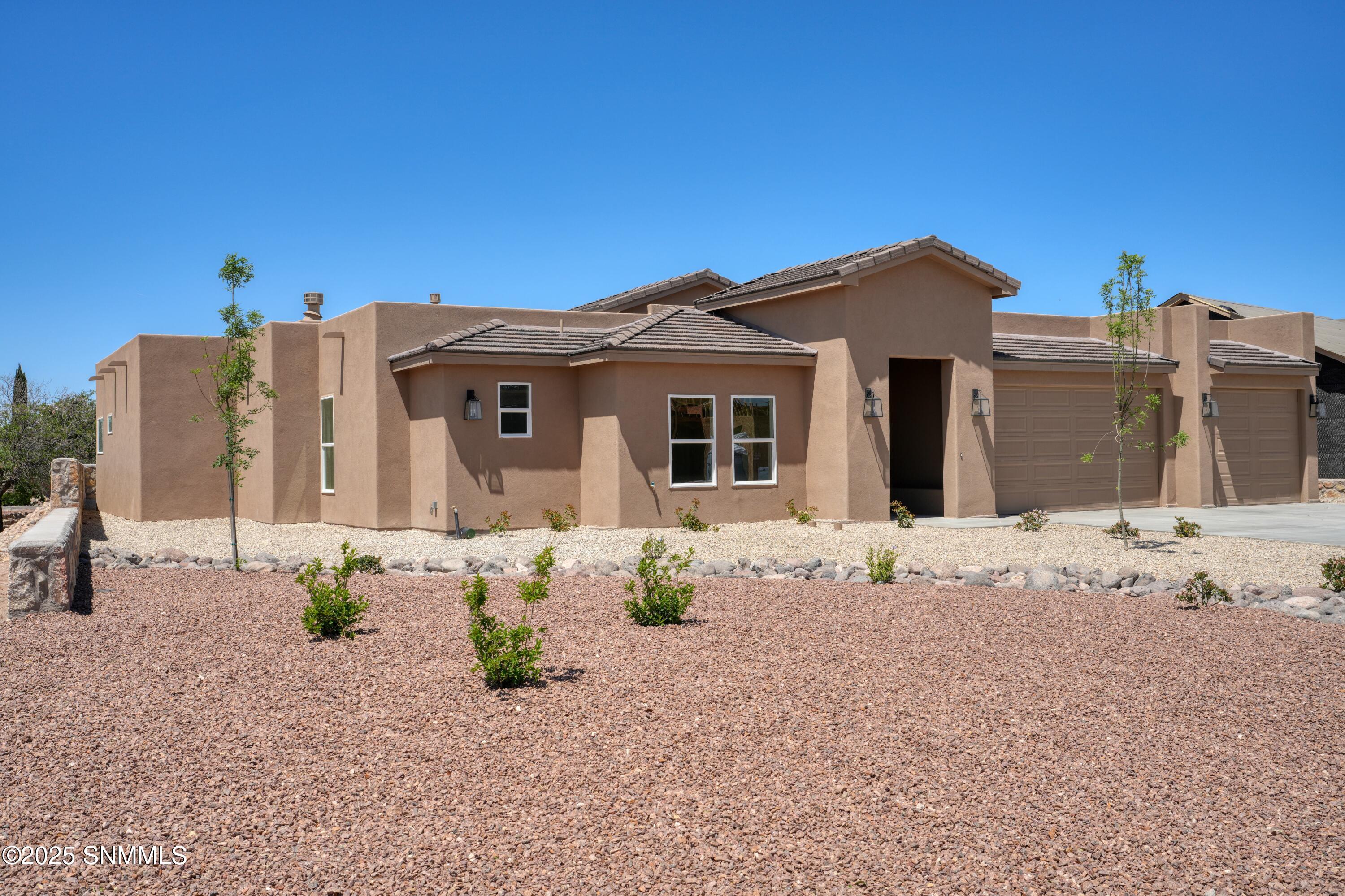 4080 Santa Elena Place Property Photo 3