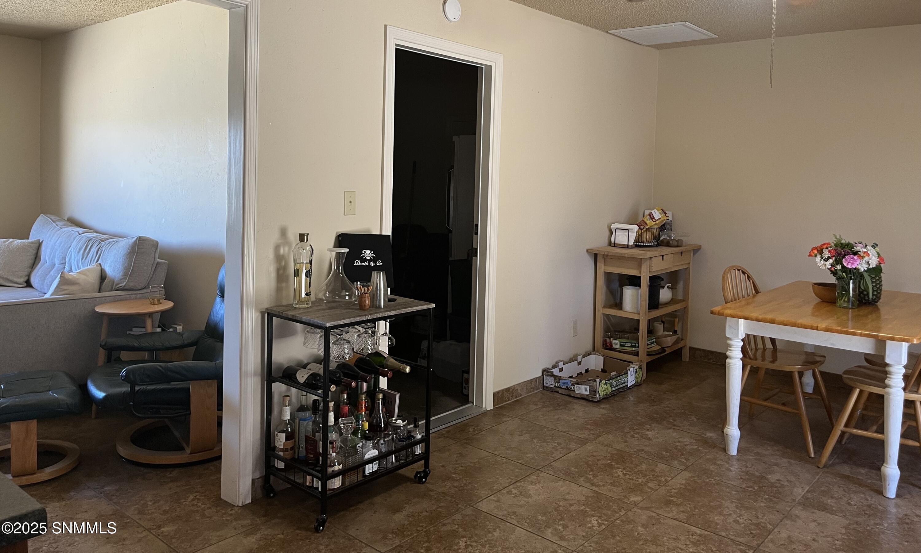 1300 Evelyn St. Street Property Photo 8