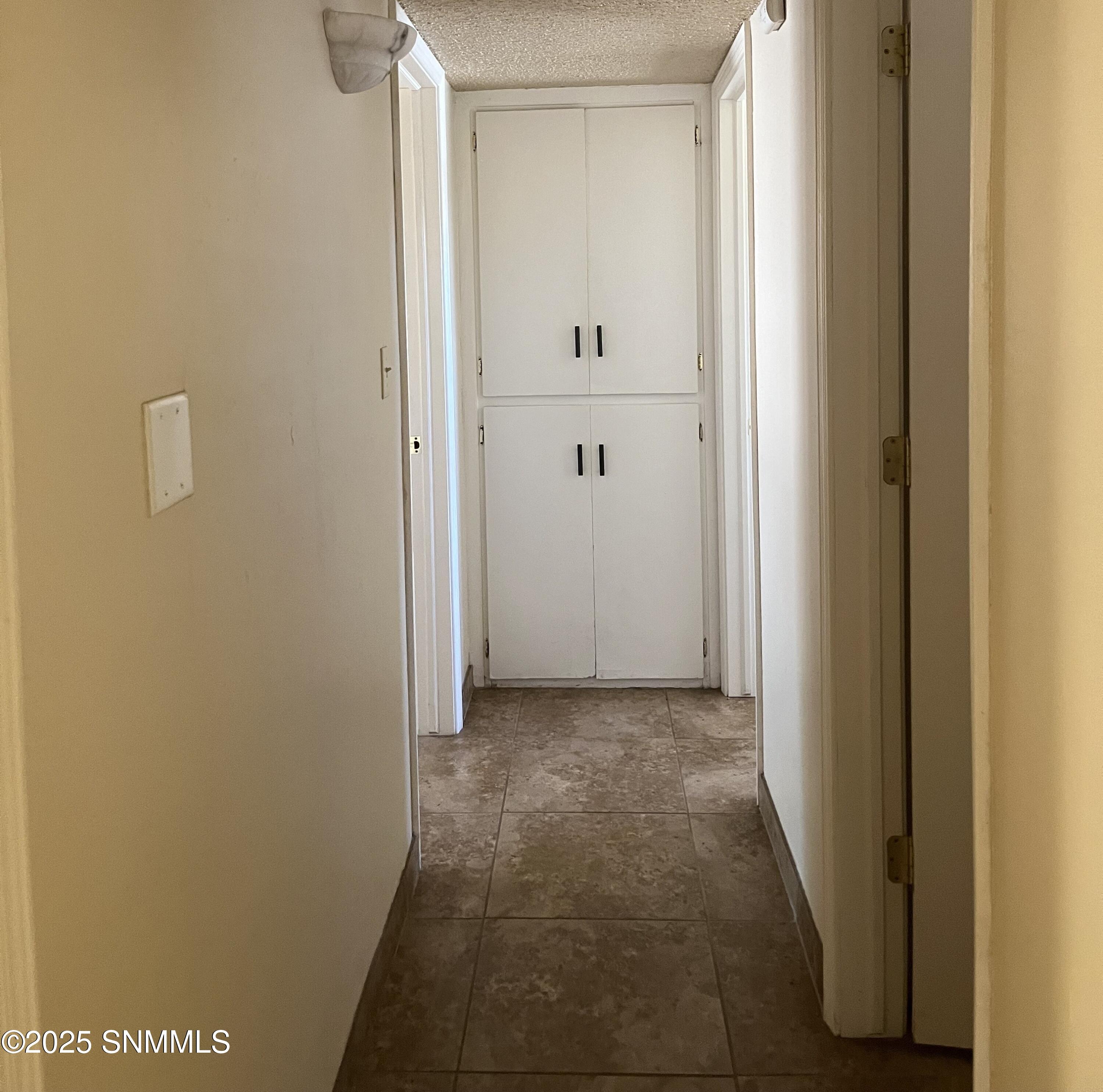 1300 Evelyn St. Street Property Photo 9