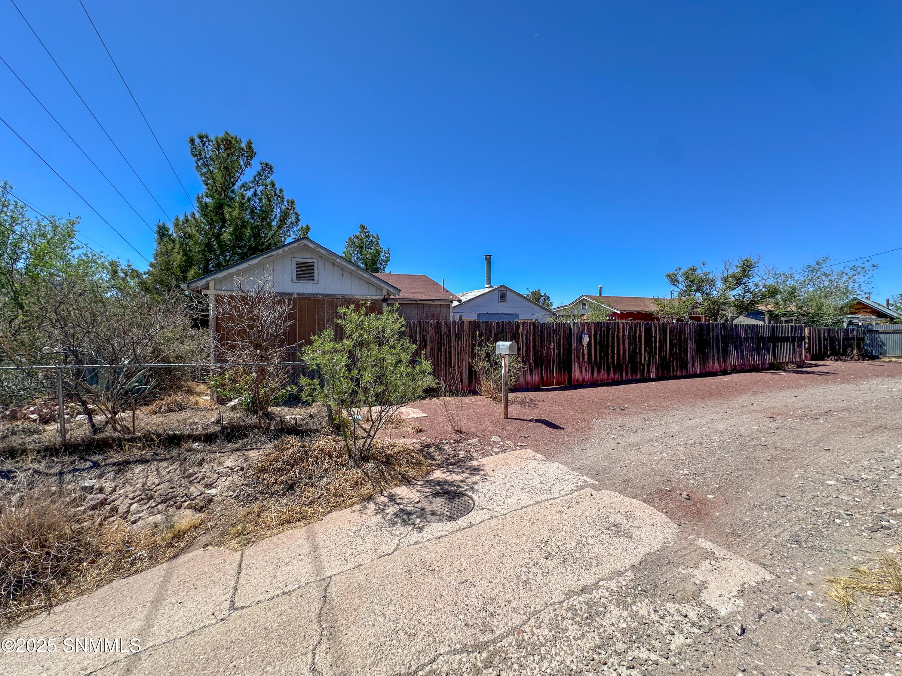 316 & 312 N Joffre Street Property Photo 15