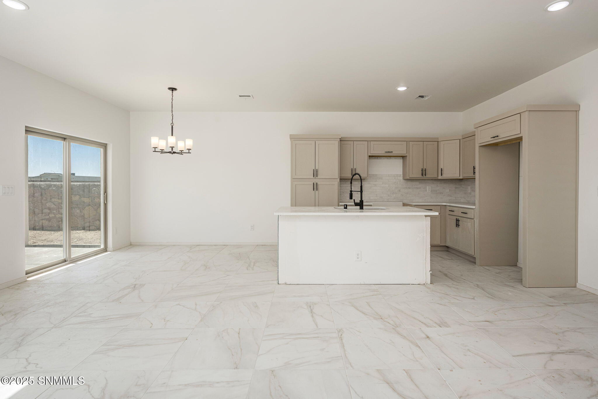 7926 San Eduardo Street Property Photo 8