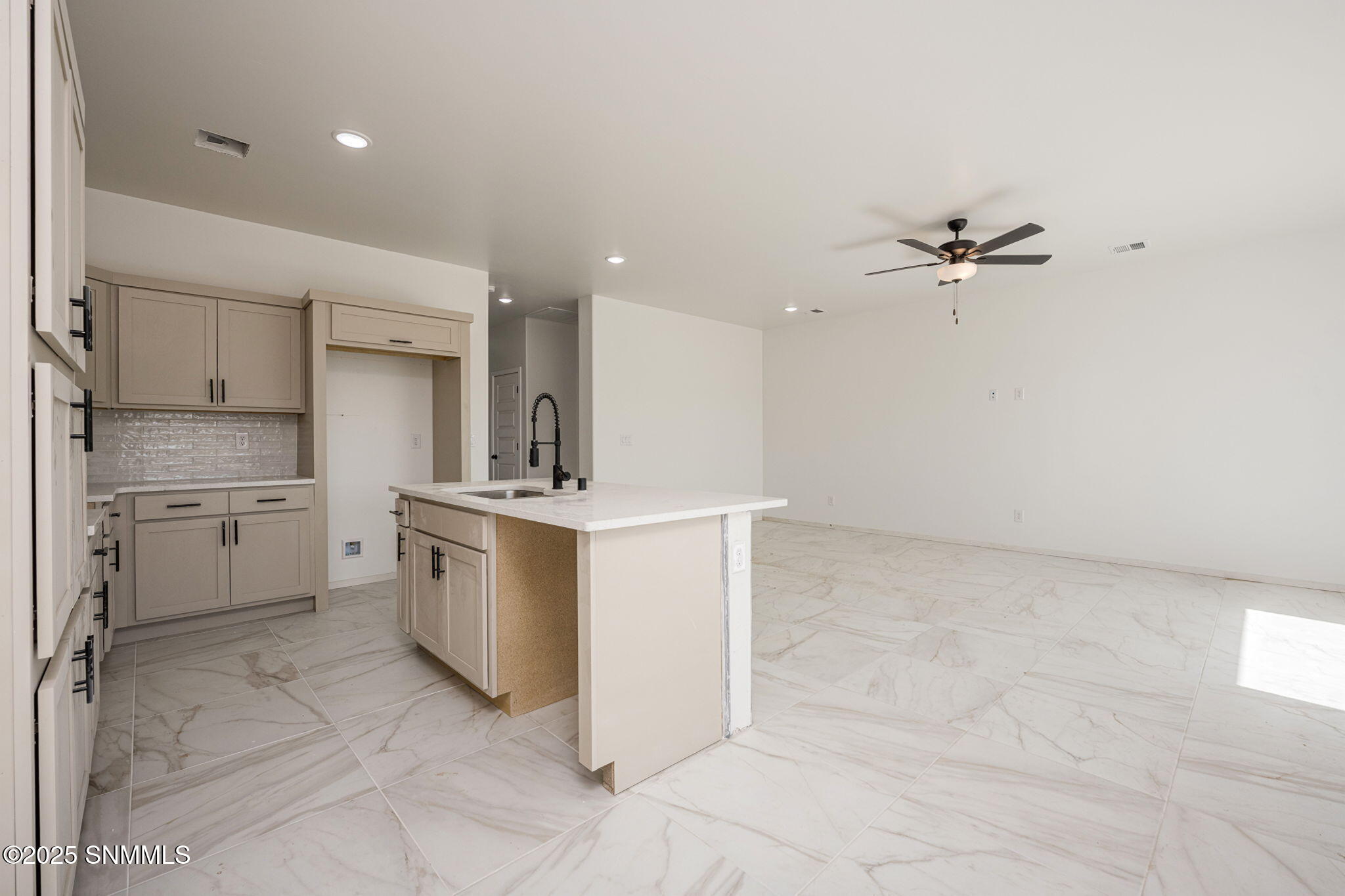 7926 San Eduardo Street Property Photo 11