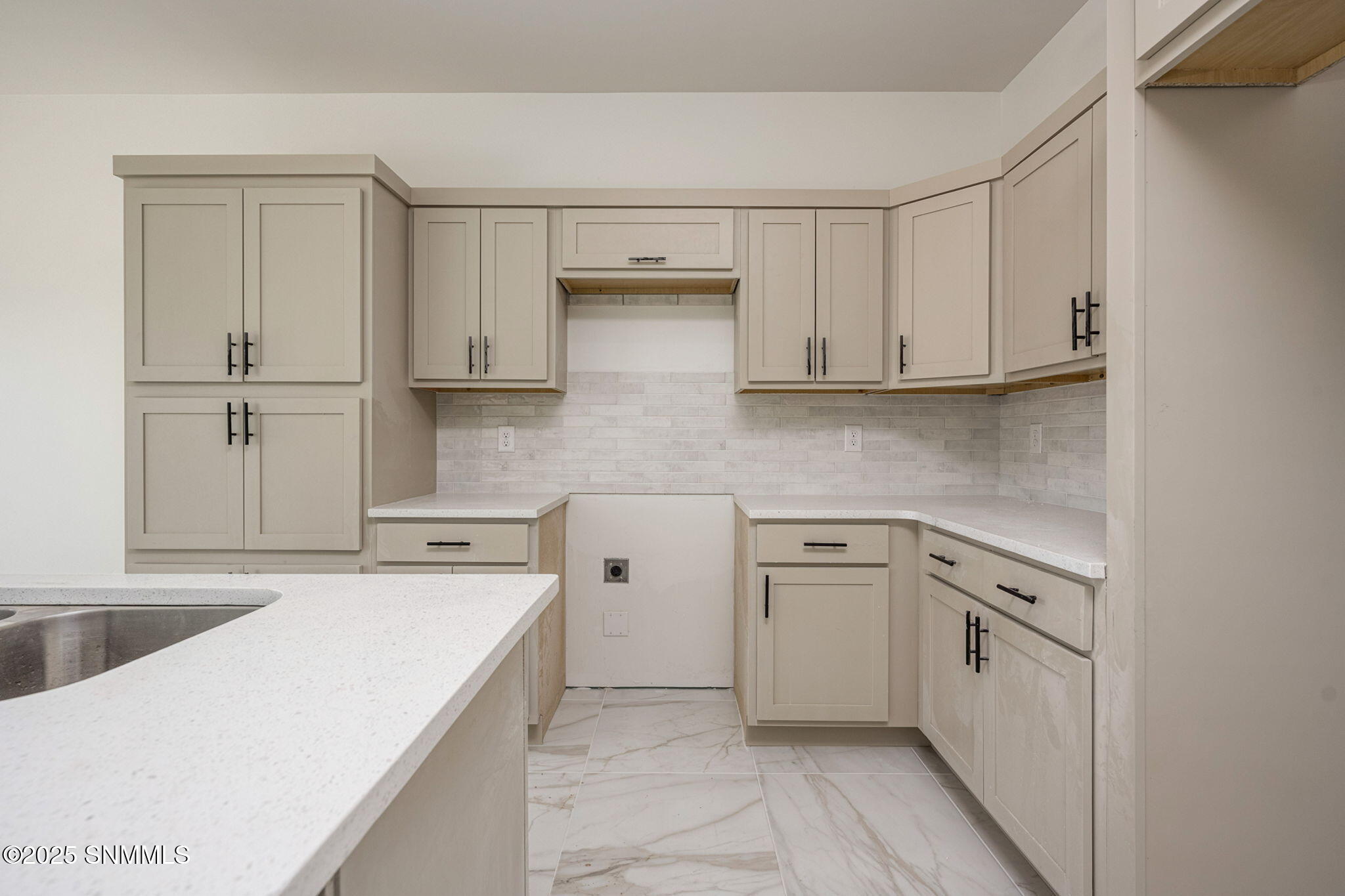 7926 San Eduardo Street Property Photo 13