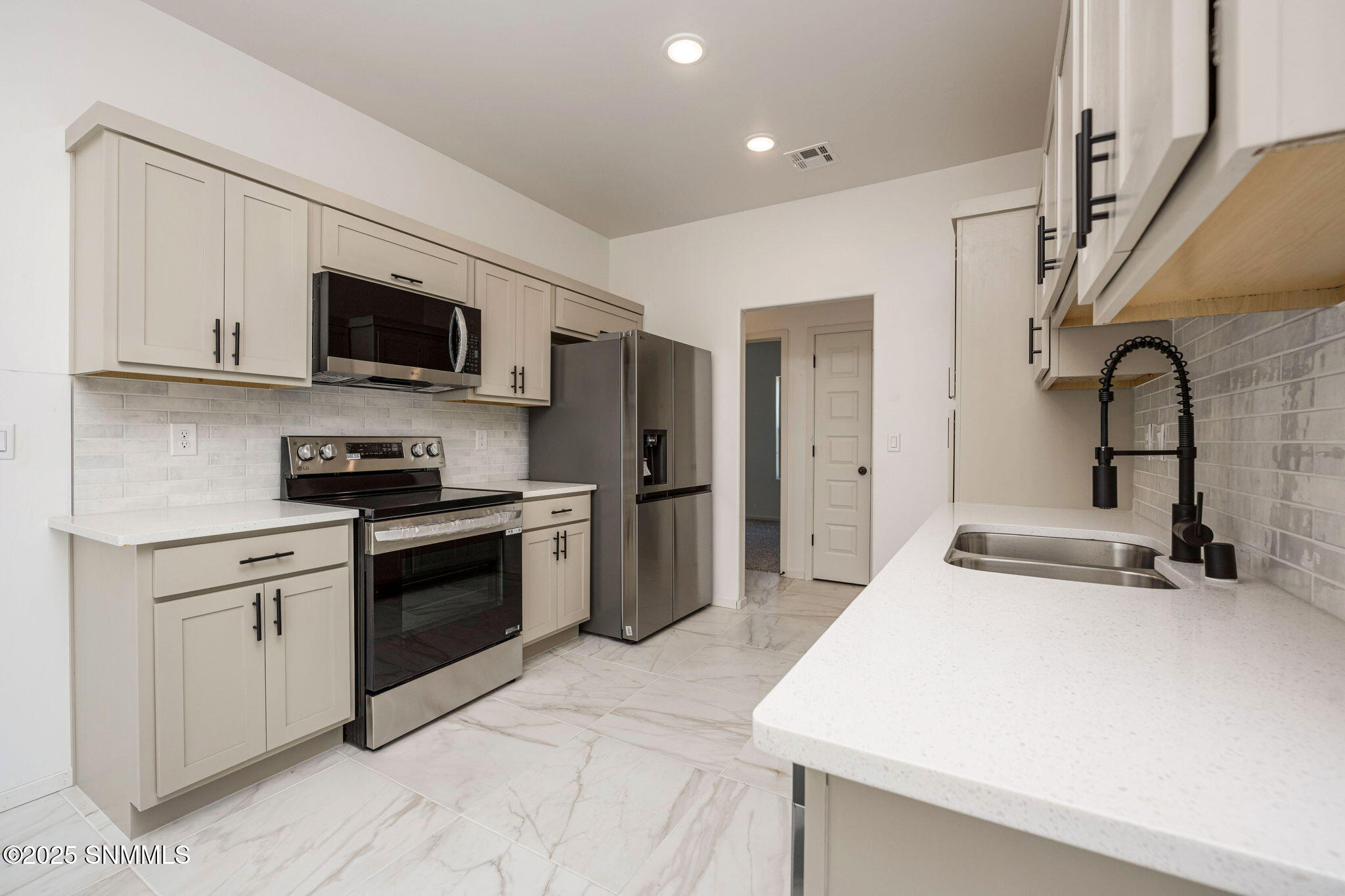 7836 San Eduardo Street Property Photo 8