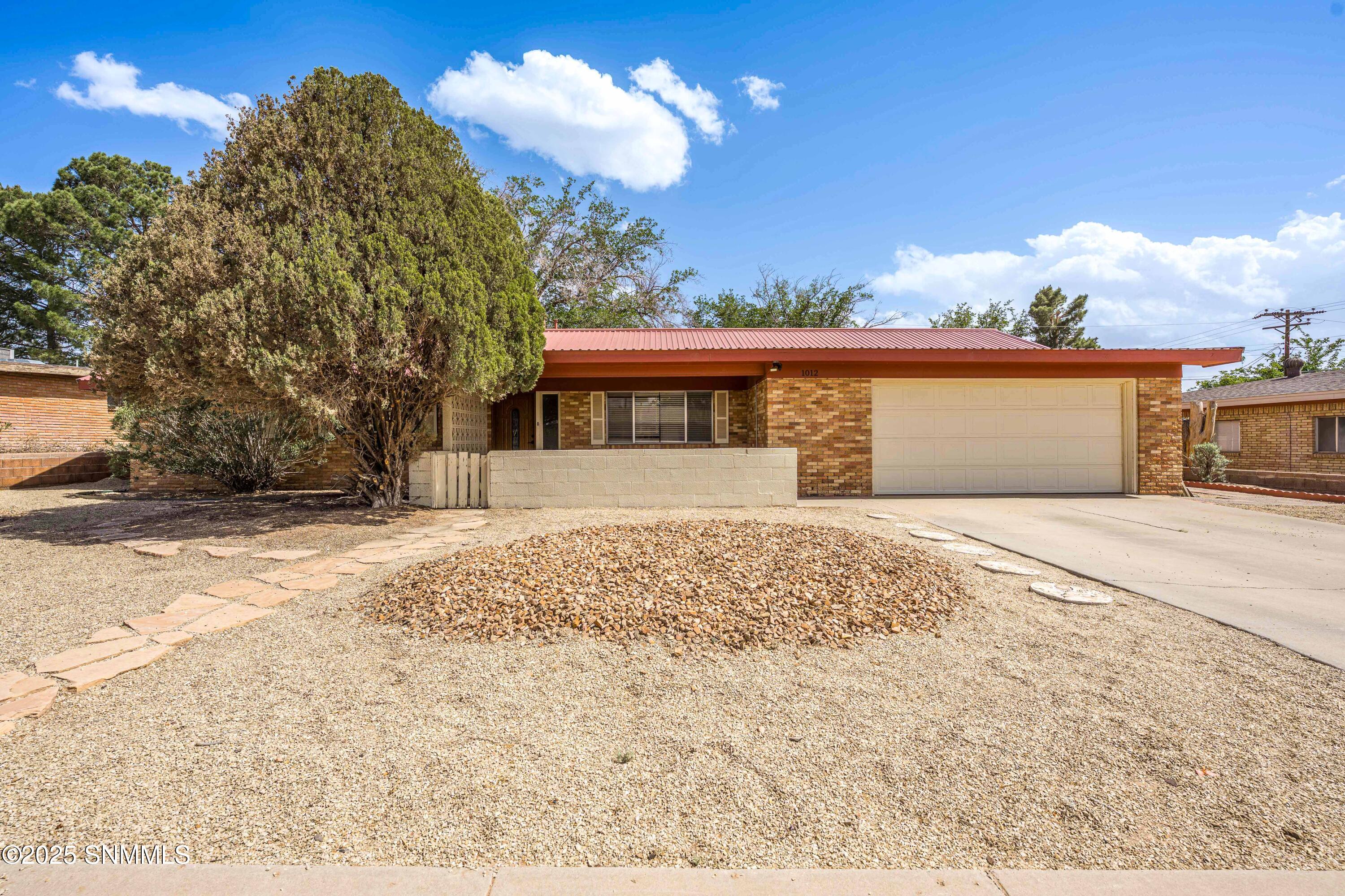 1012 Cedardale Drive Property Photo 3