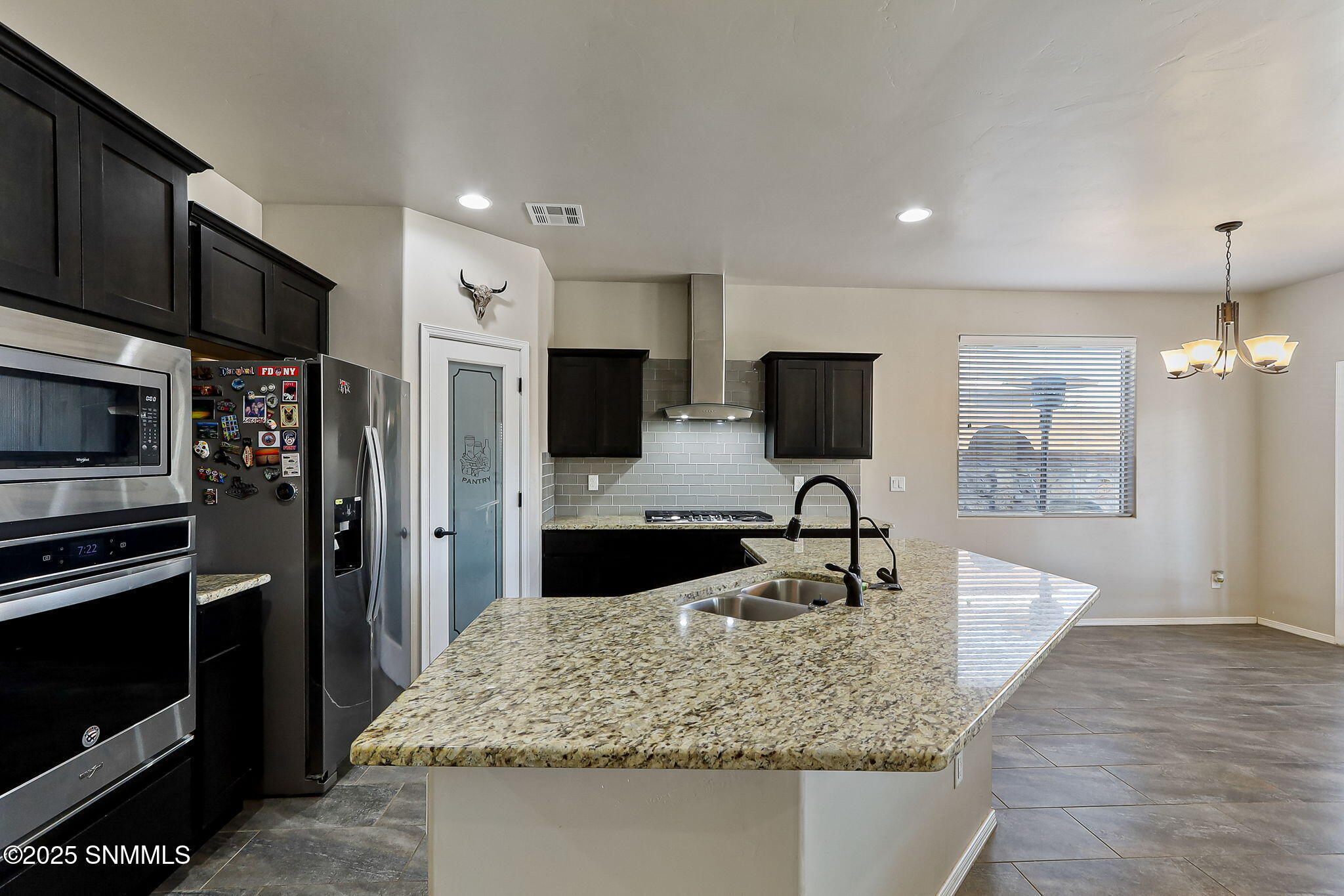 869 Holly Park Avenue Property Photo 11