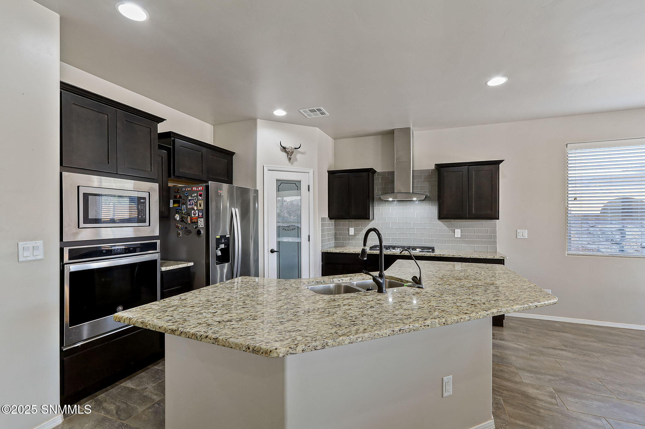 869 Holly Park Avenue Property Photo 12