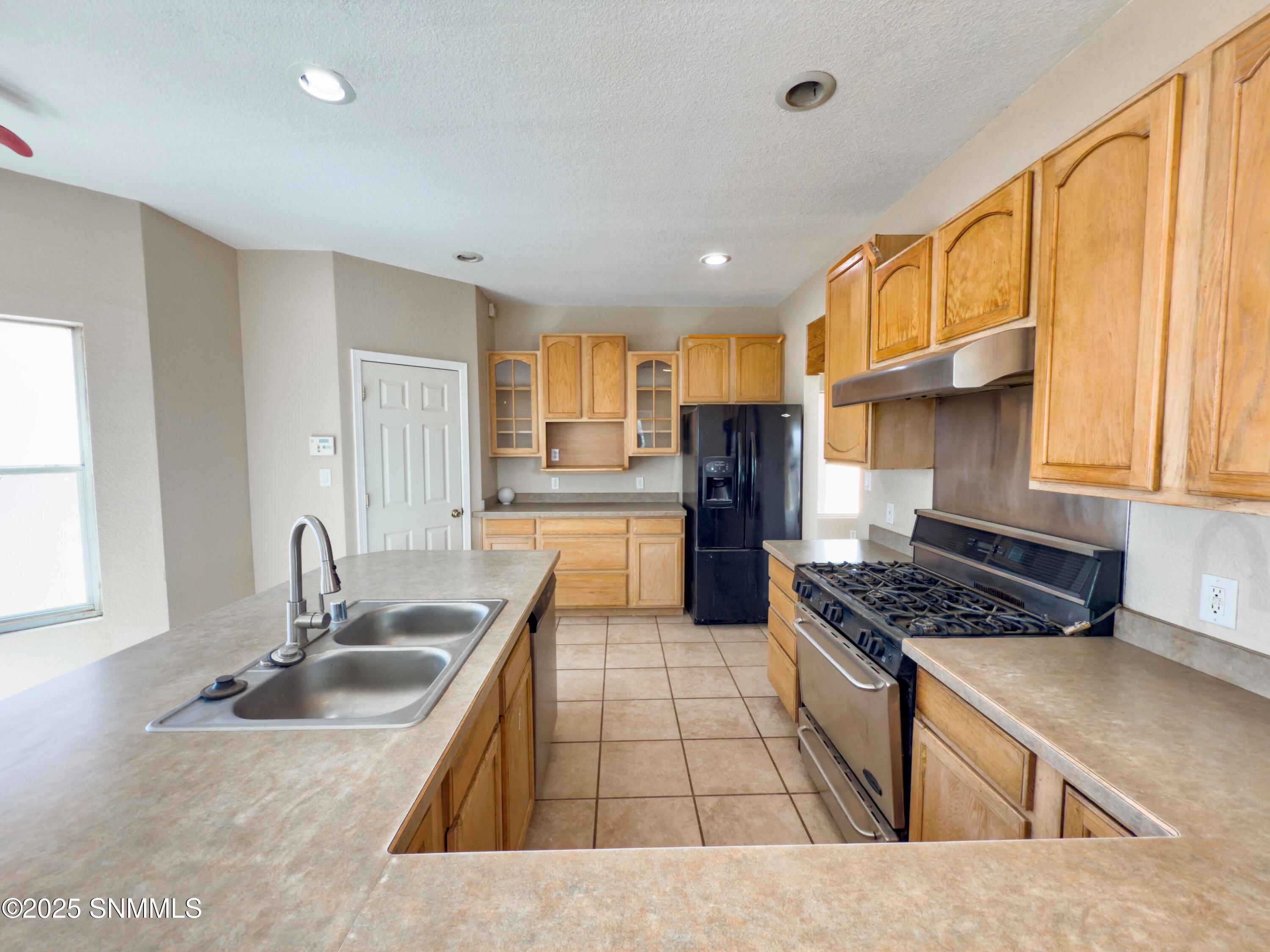 5550 Sweetwater Court Property Photo 9