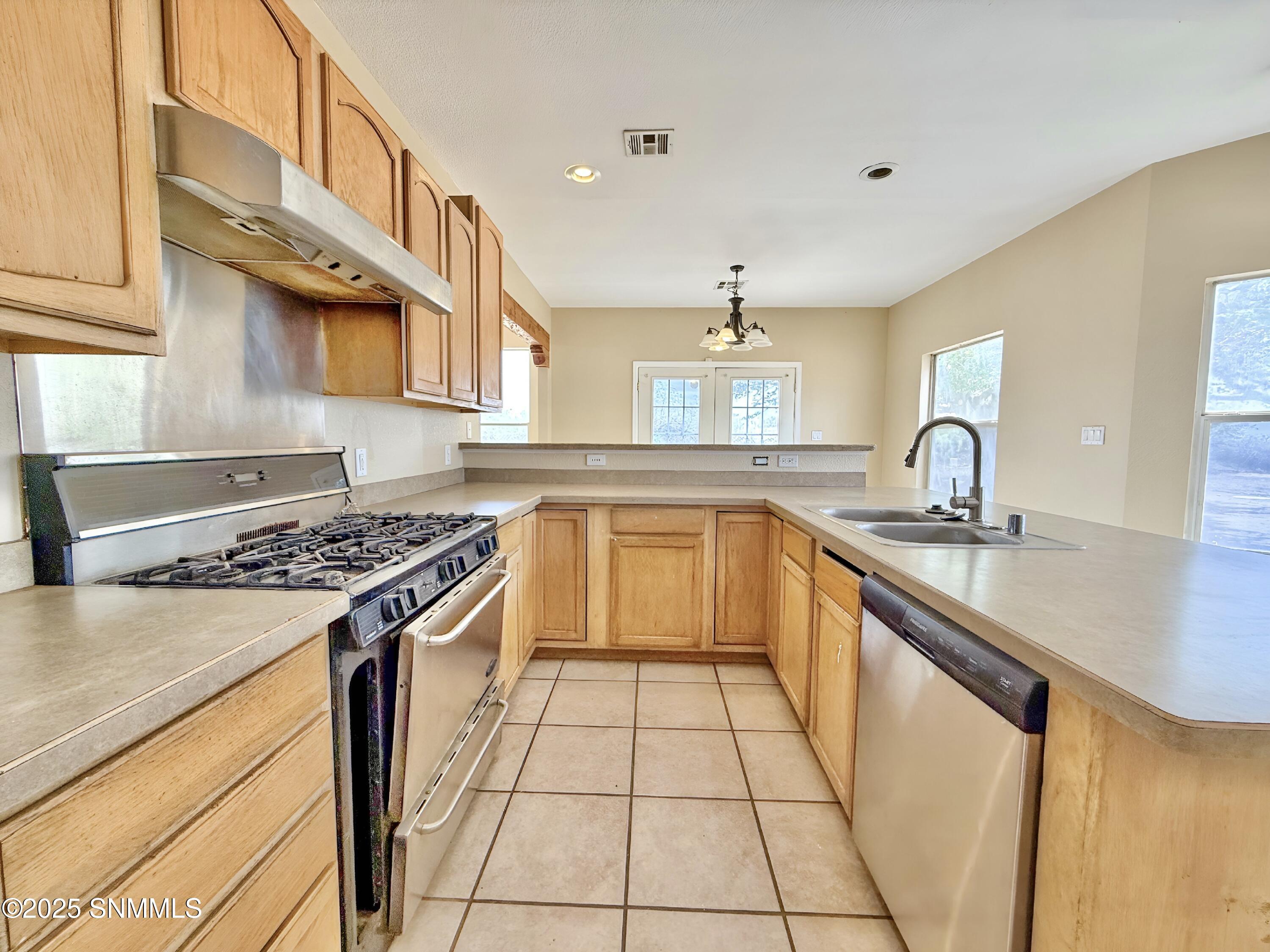 5550 Sweetwater Court Property Photo 10