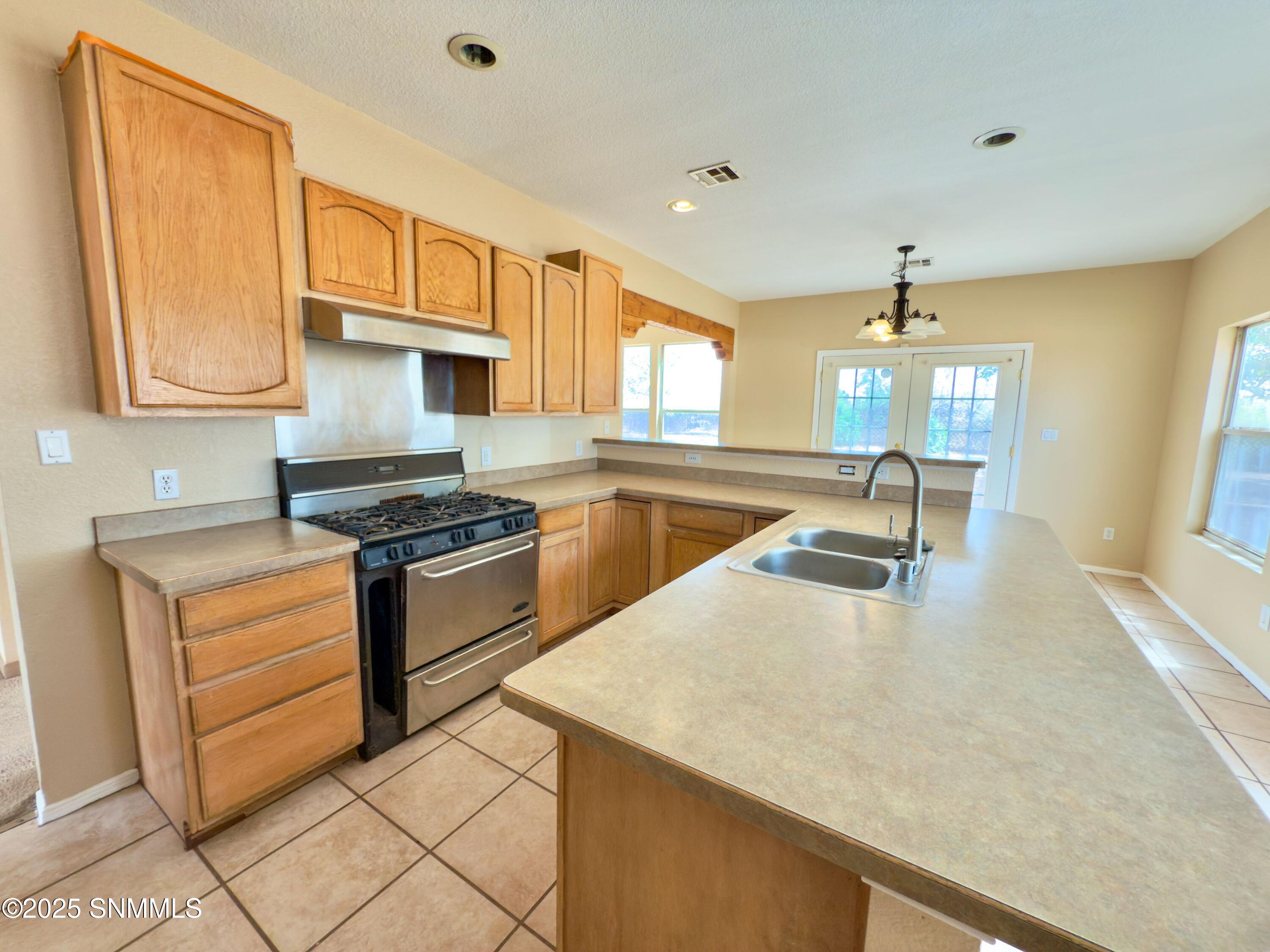 5550 Sweetwater Court Property Photo 11