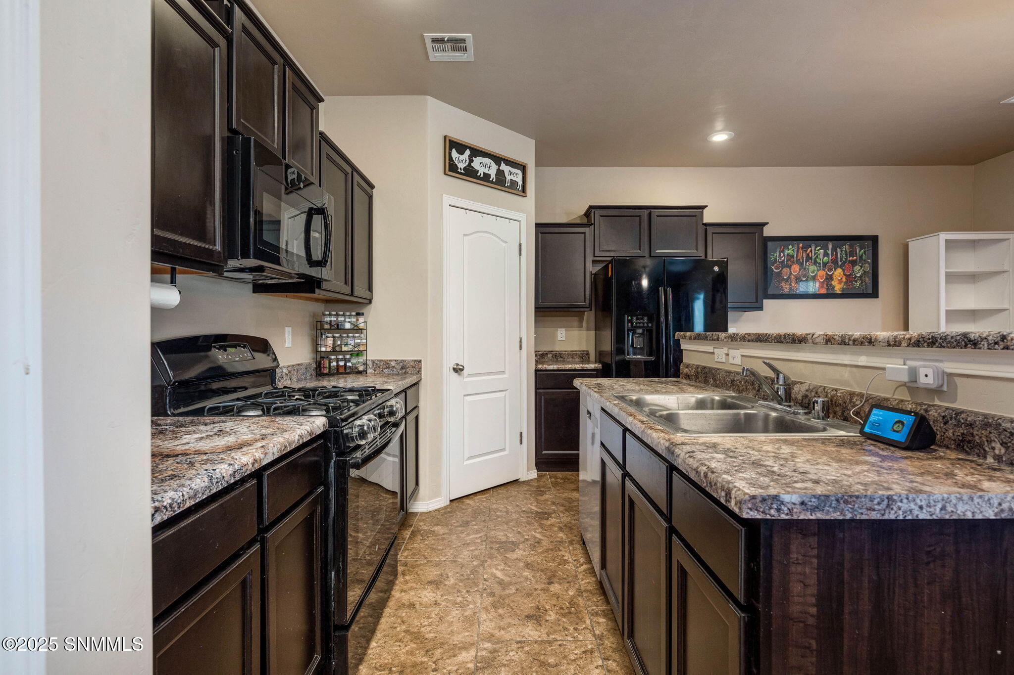 2932 La Union Court Property Photo 12