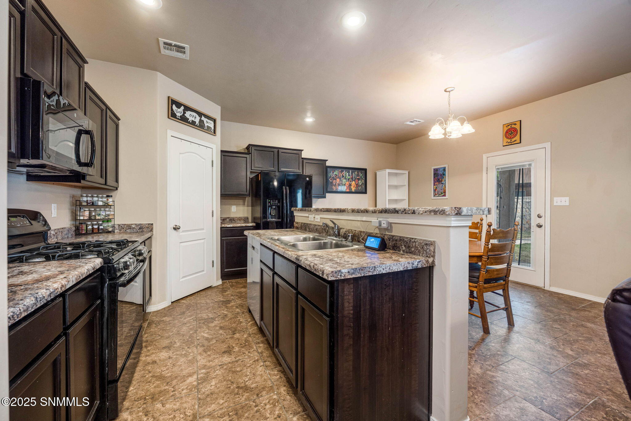 2932 La Union Court Property Photo 13