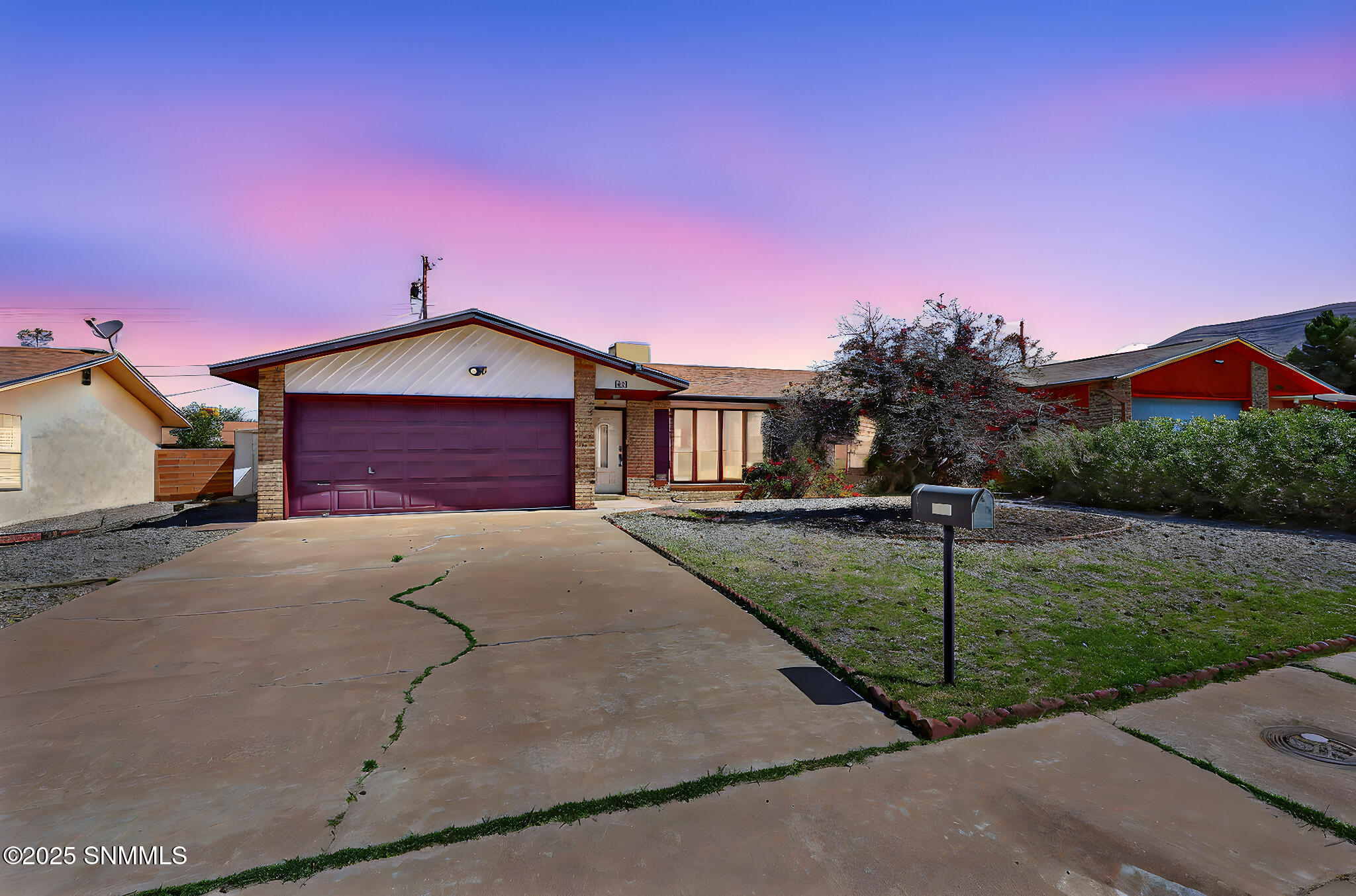 1311 Desert Dawn Drive Property Photo 2