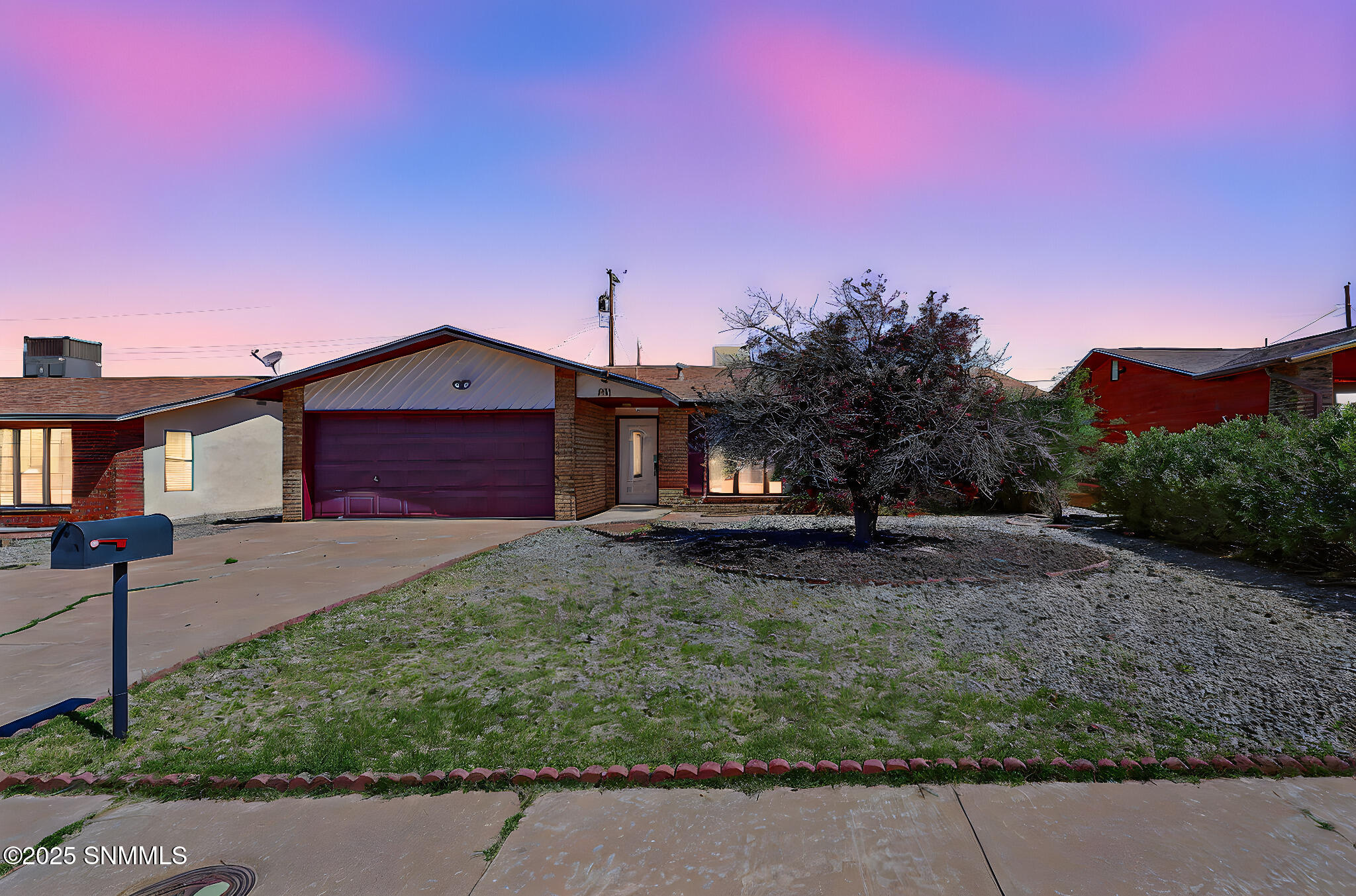 1311 Desert Dawn Drive Property Photo 4