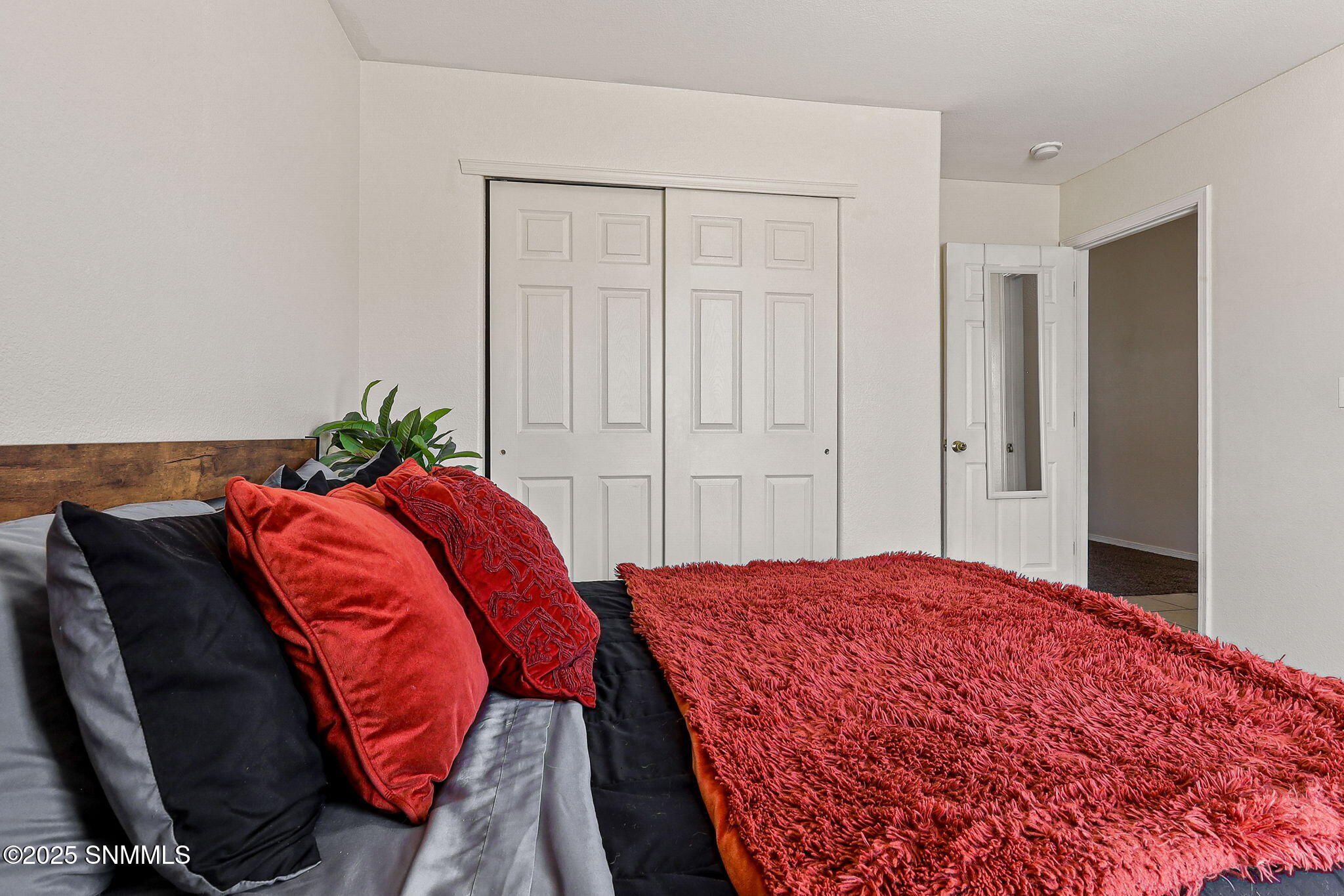 4387 Kingston Road Property Photo 5