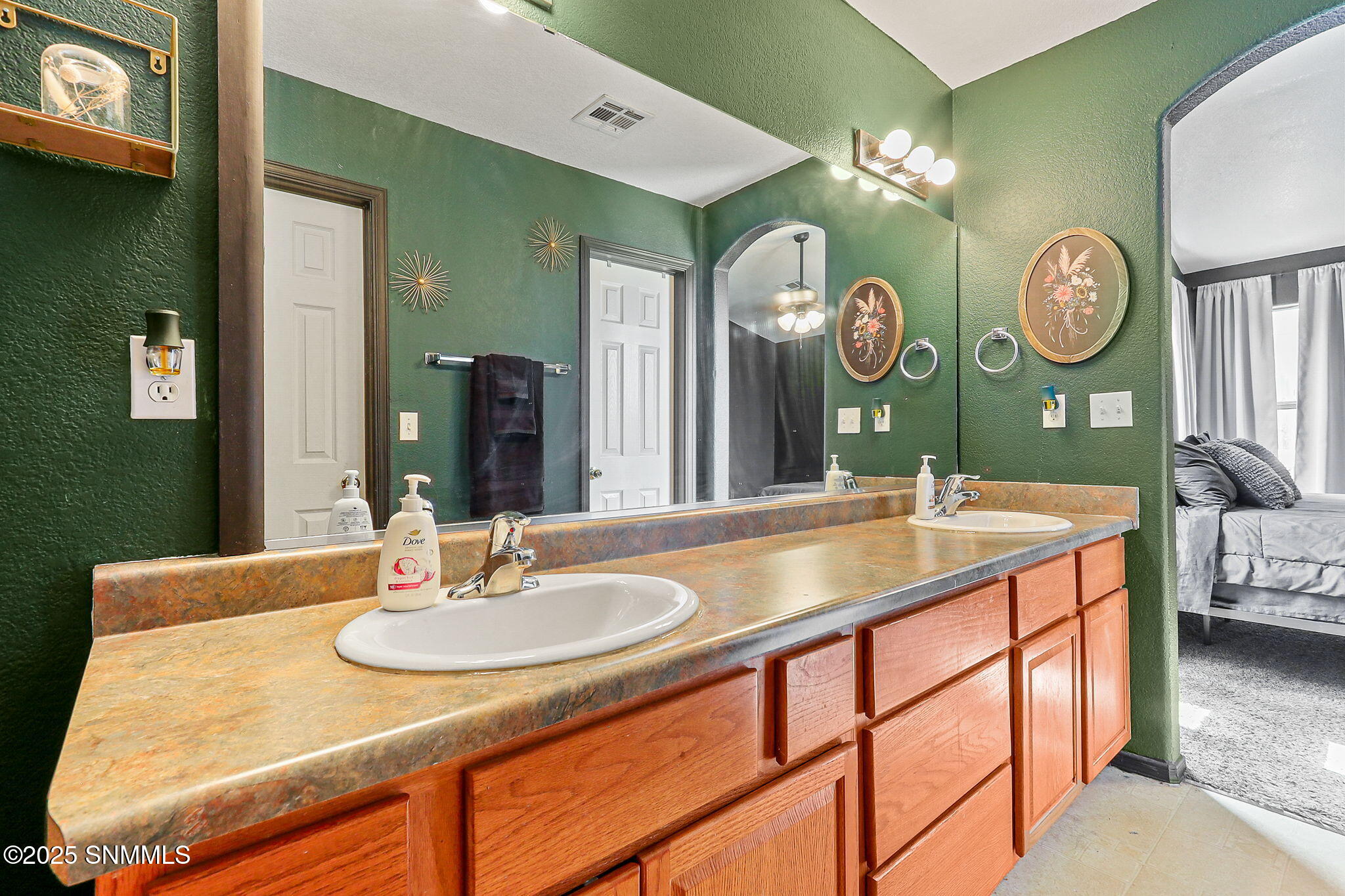 4387 Kingston Road Property Photo 24