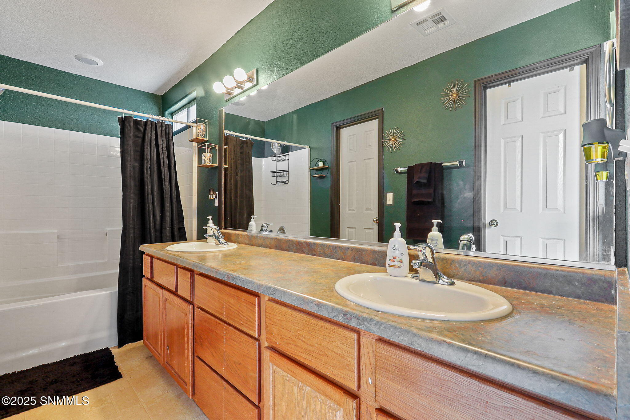 4387 Kingston Road Property Photo 25
