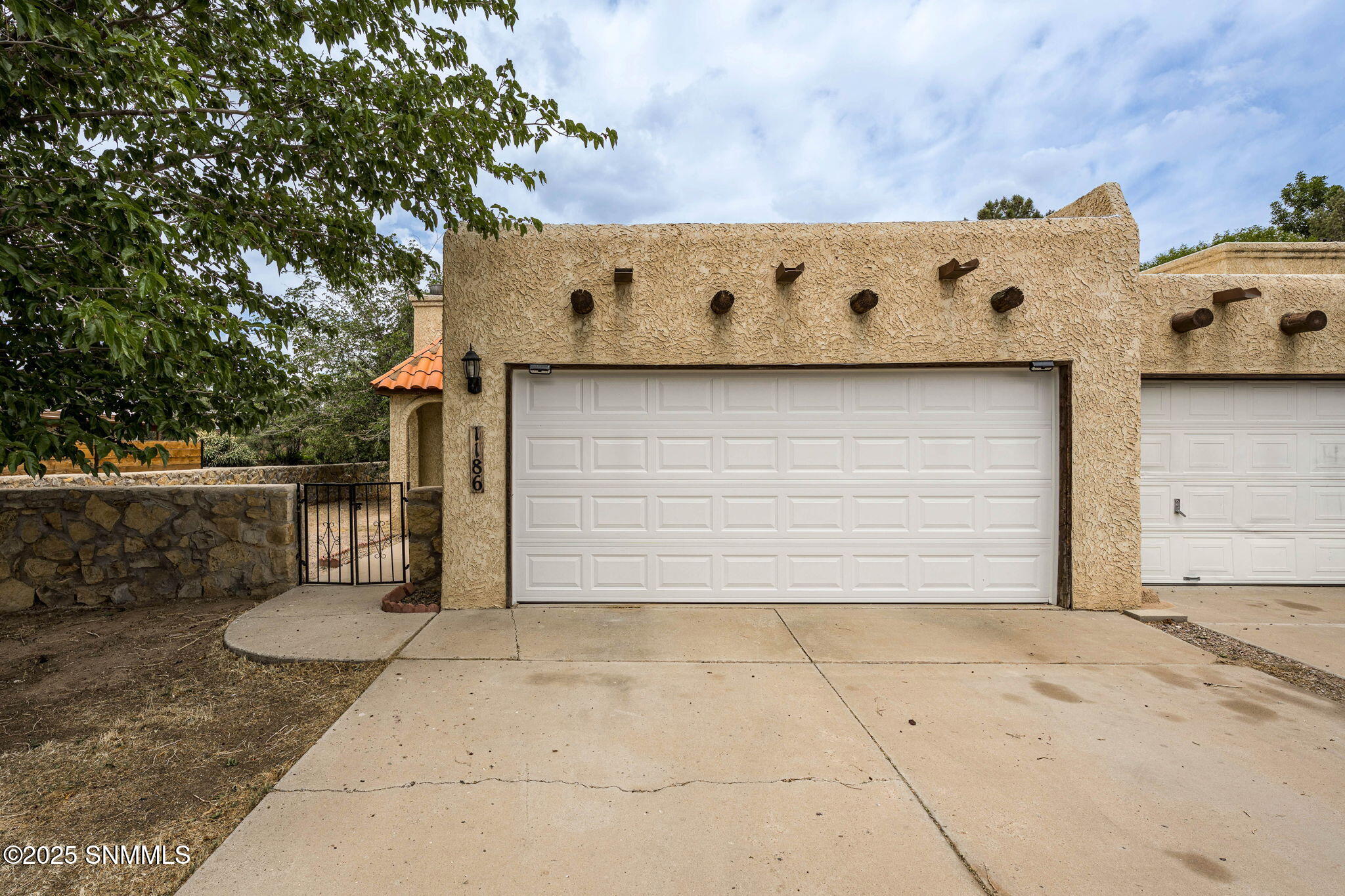 1186 Hoagland Road Property Photo 1