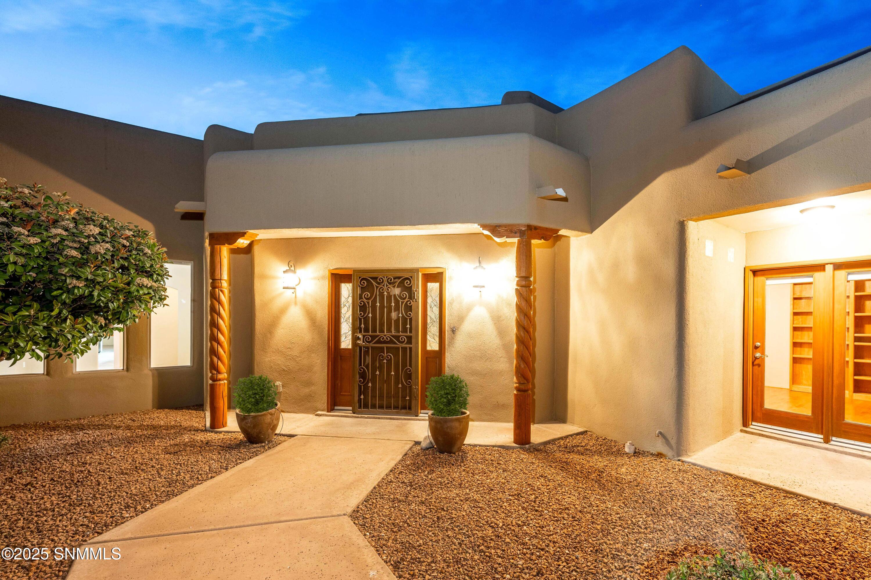 3537 Cave Creek Manor Property Photo 6