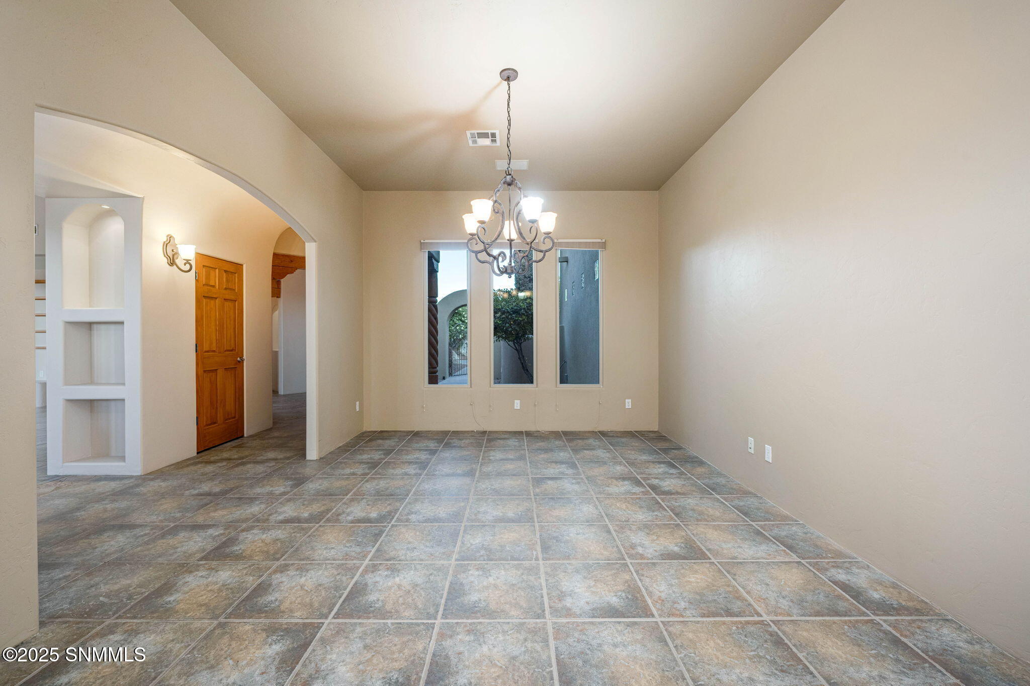 3537 Cave Creek Manor Property Photo 16
