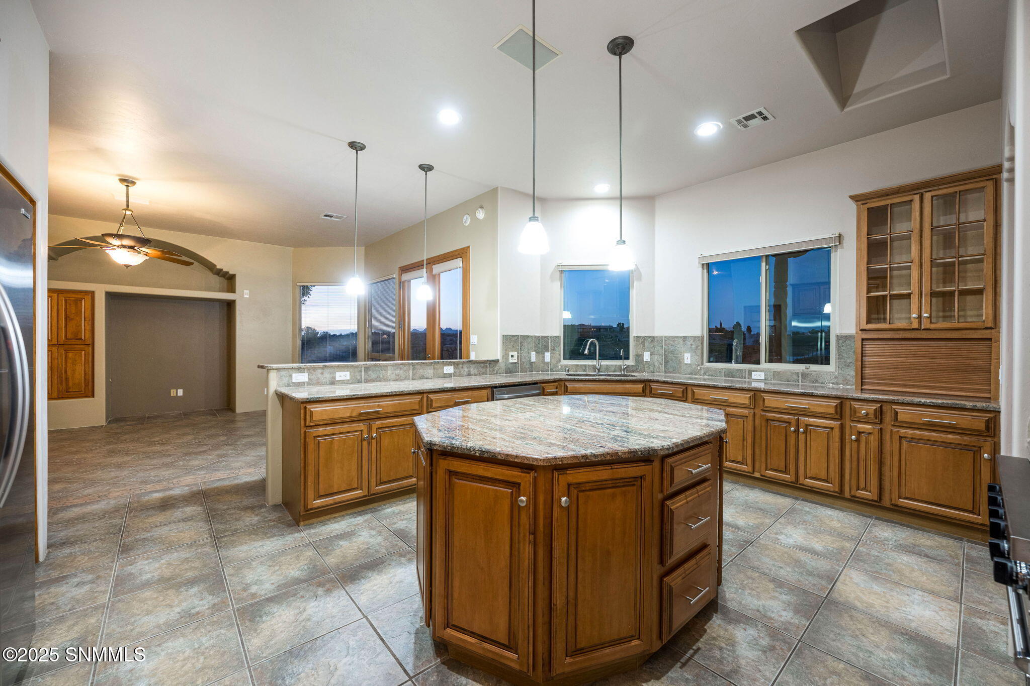 3537 Cave Creek Manor Property Photo 18
