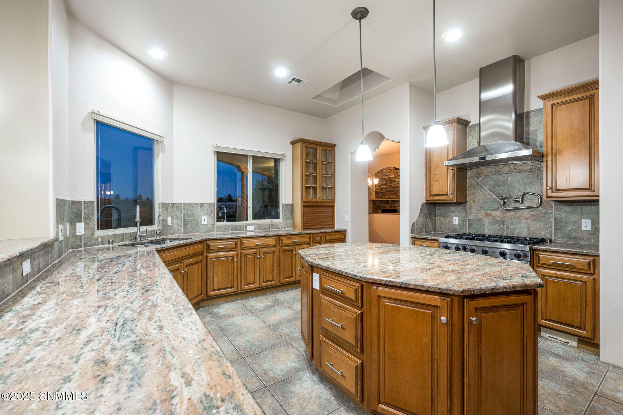 3537 Cave Creek Manor Property Photo 19