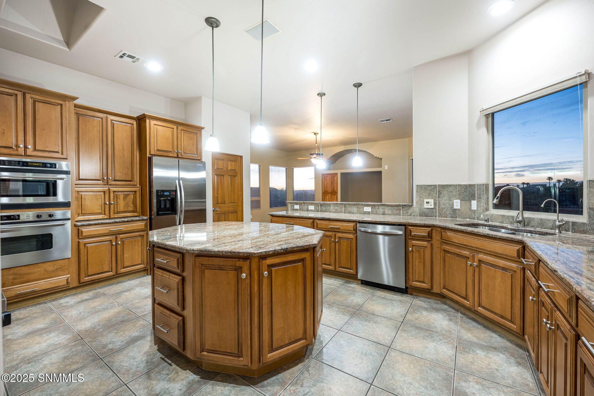 3537 Cave Creek Manor Property Photo 23