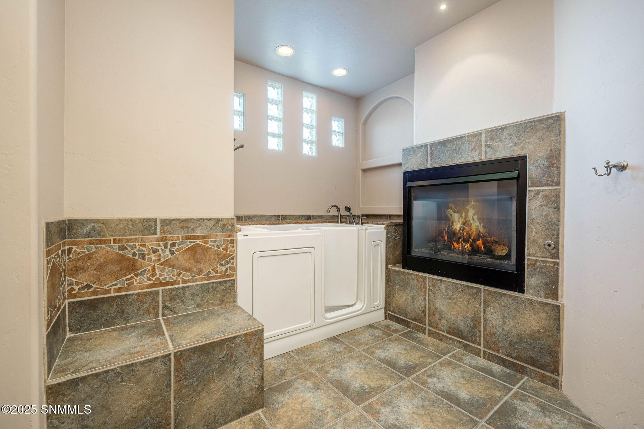 3537 Cave Creek Manor Property Photo 37