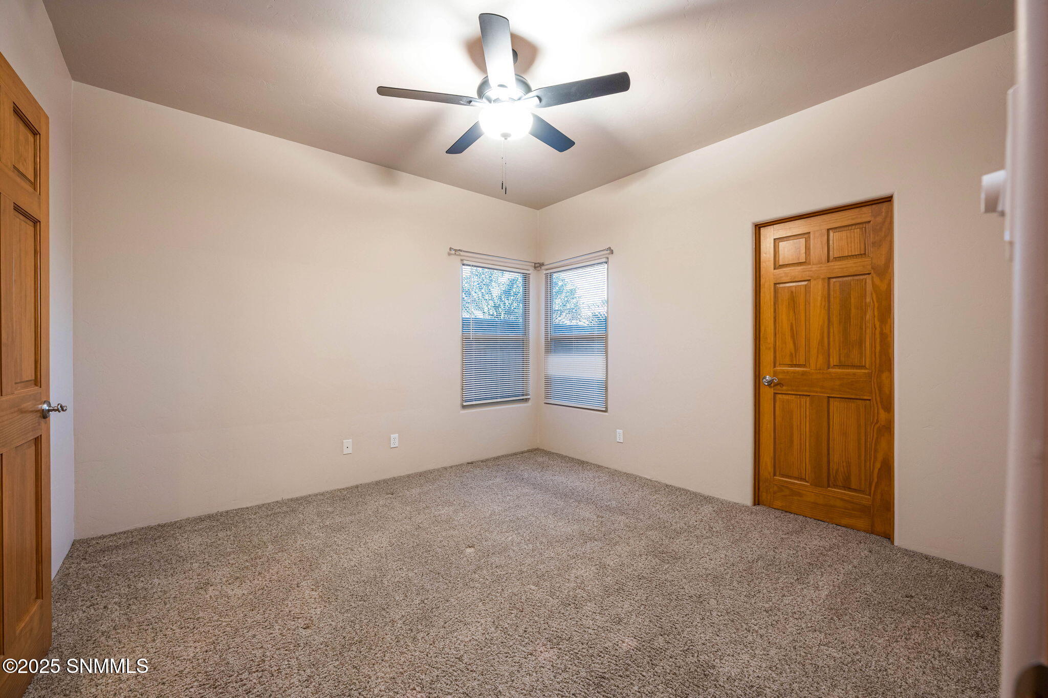 3537 Cave Creek Manor Property Photo 47
