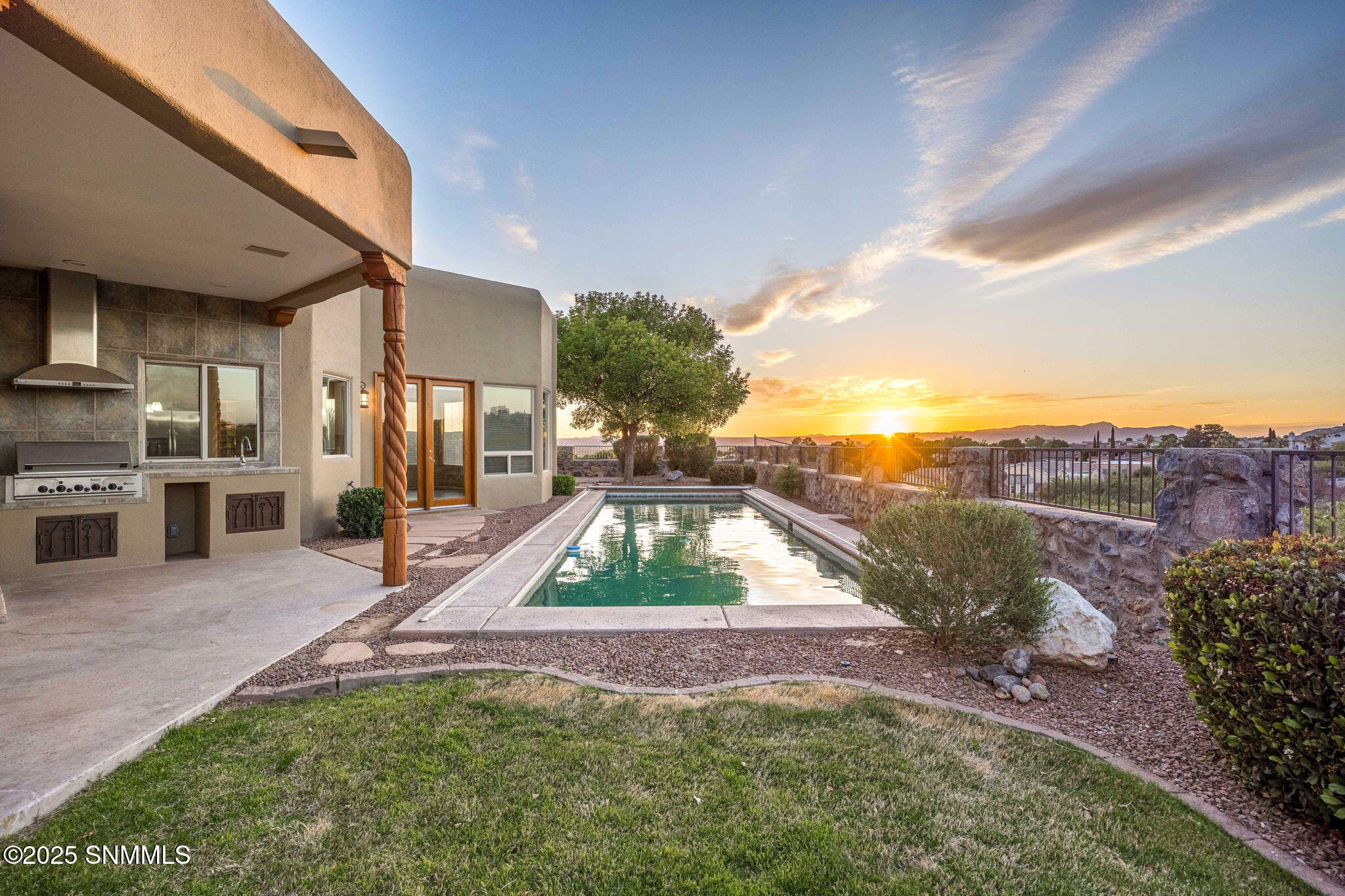 3537 Cave Creek Manor Property Photo 59