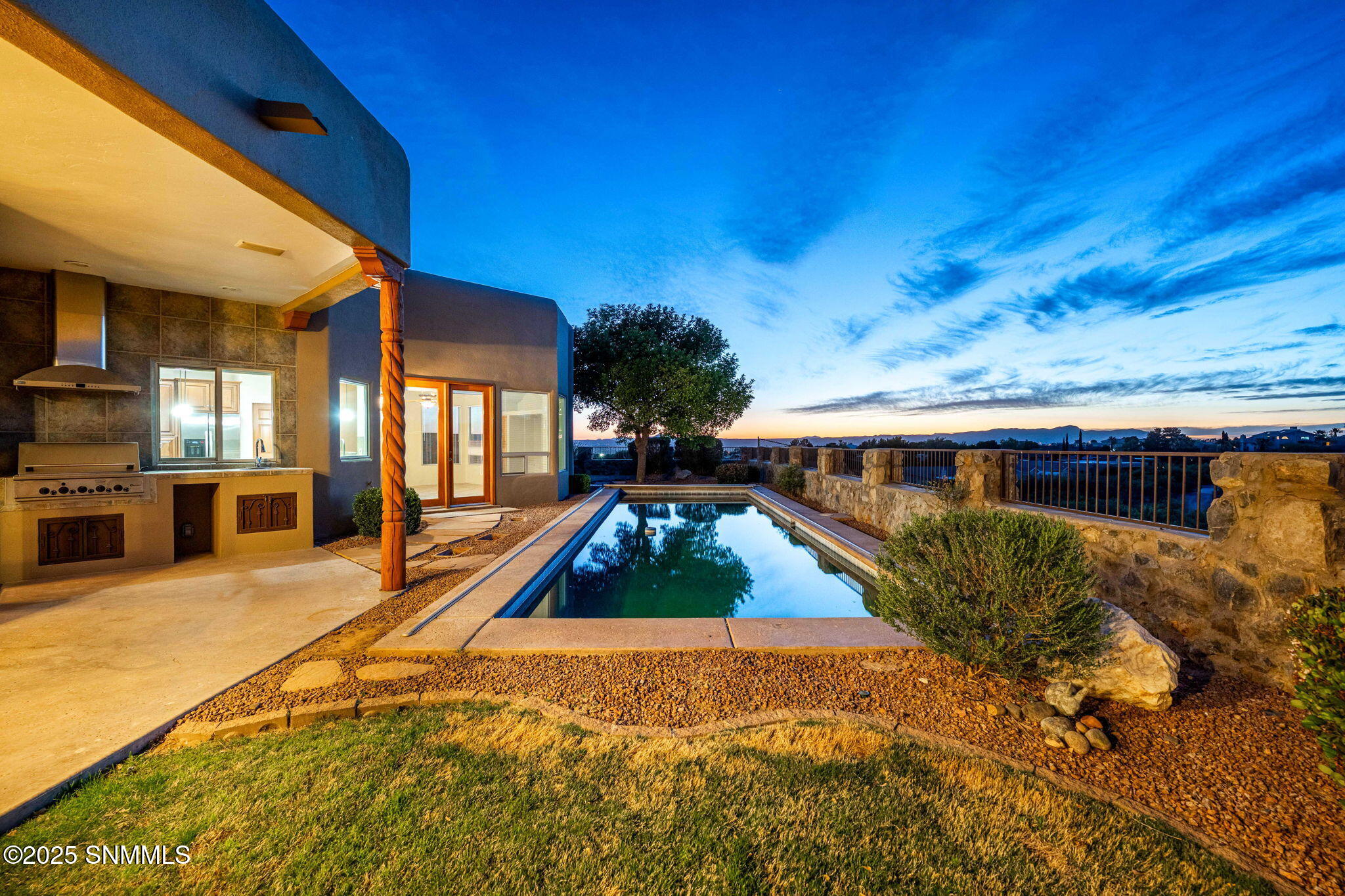 3537 Cave Creek Manor Property Photo 60