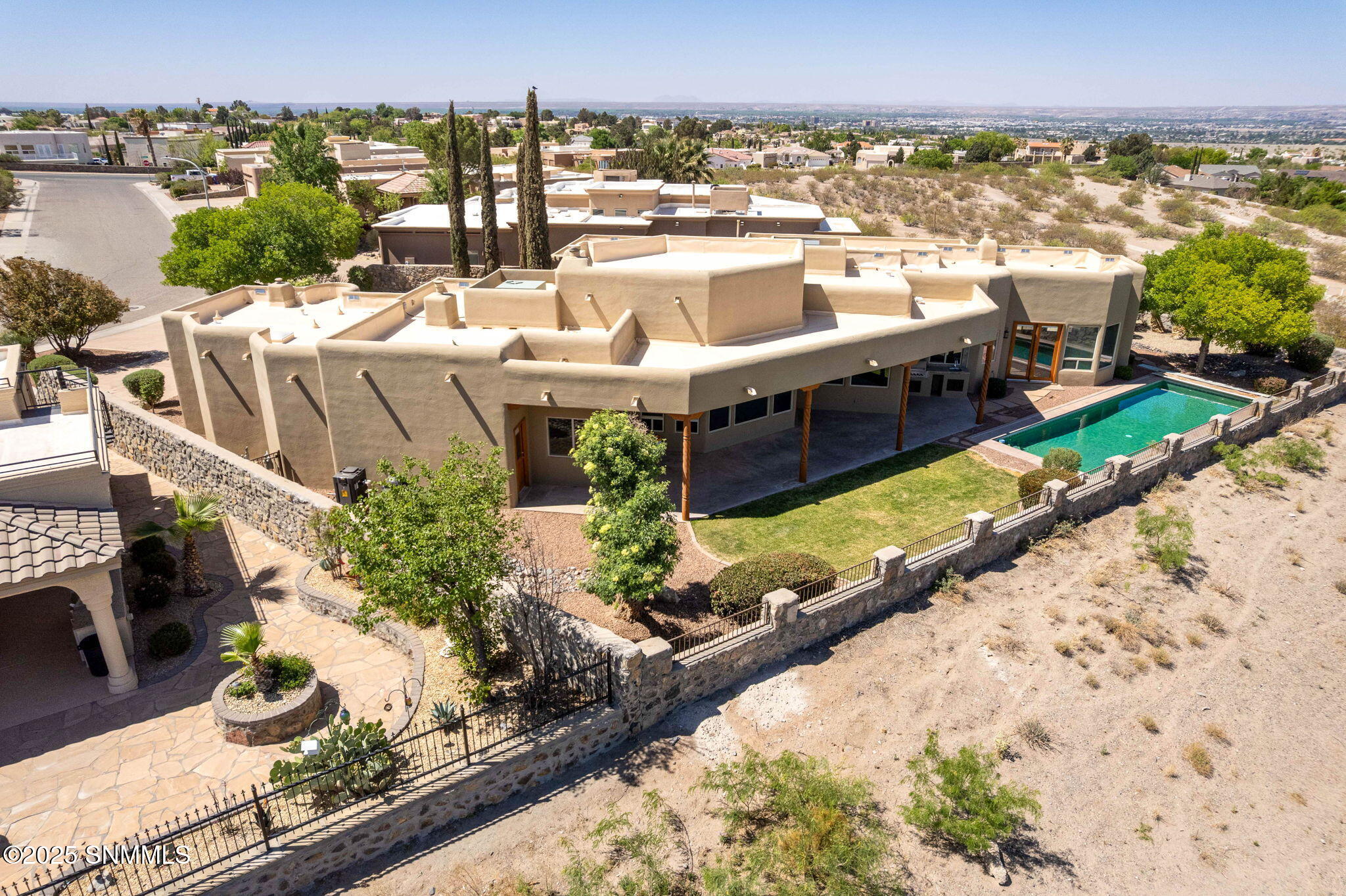 3537 Cave Creek Manor Property Photo 87