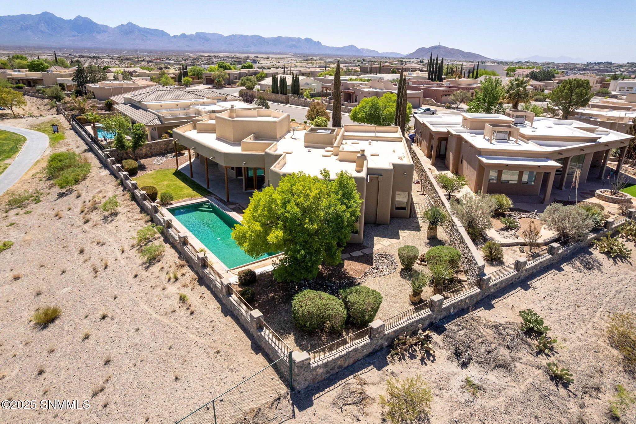 3537 Cave Creek Manor Property Photo 88